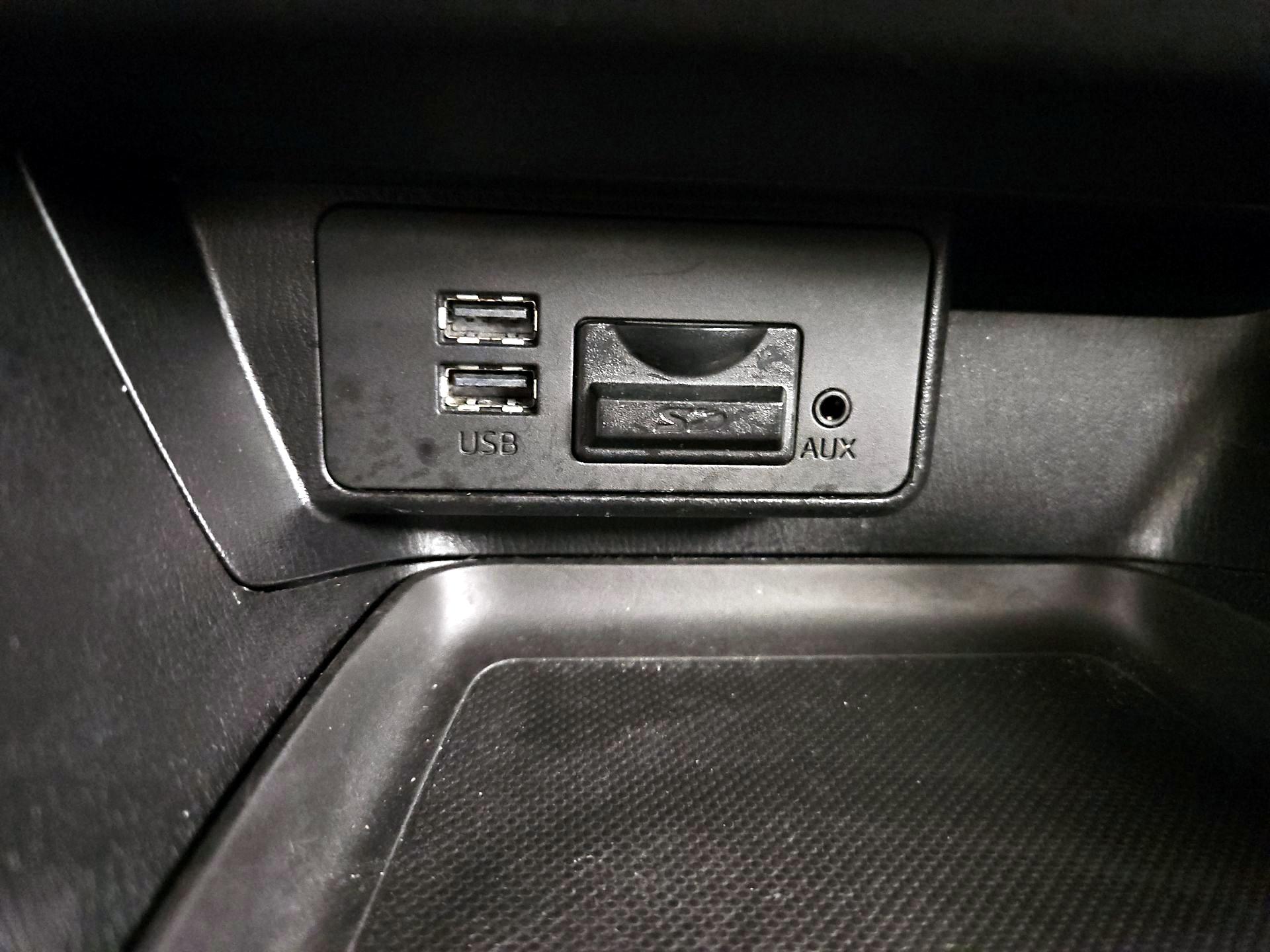Thumbnail: 2015 Mazda Mazda3 - 17