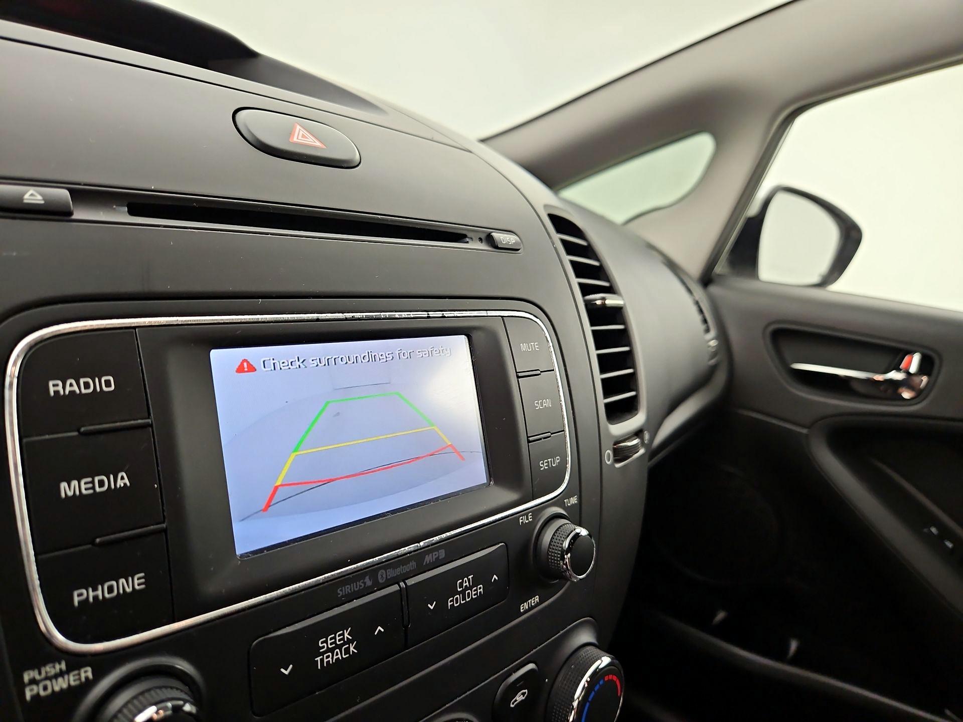 Thumbnail: 2016 Kia Forte - 14