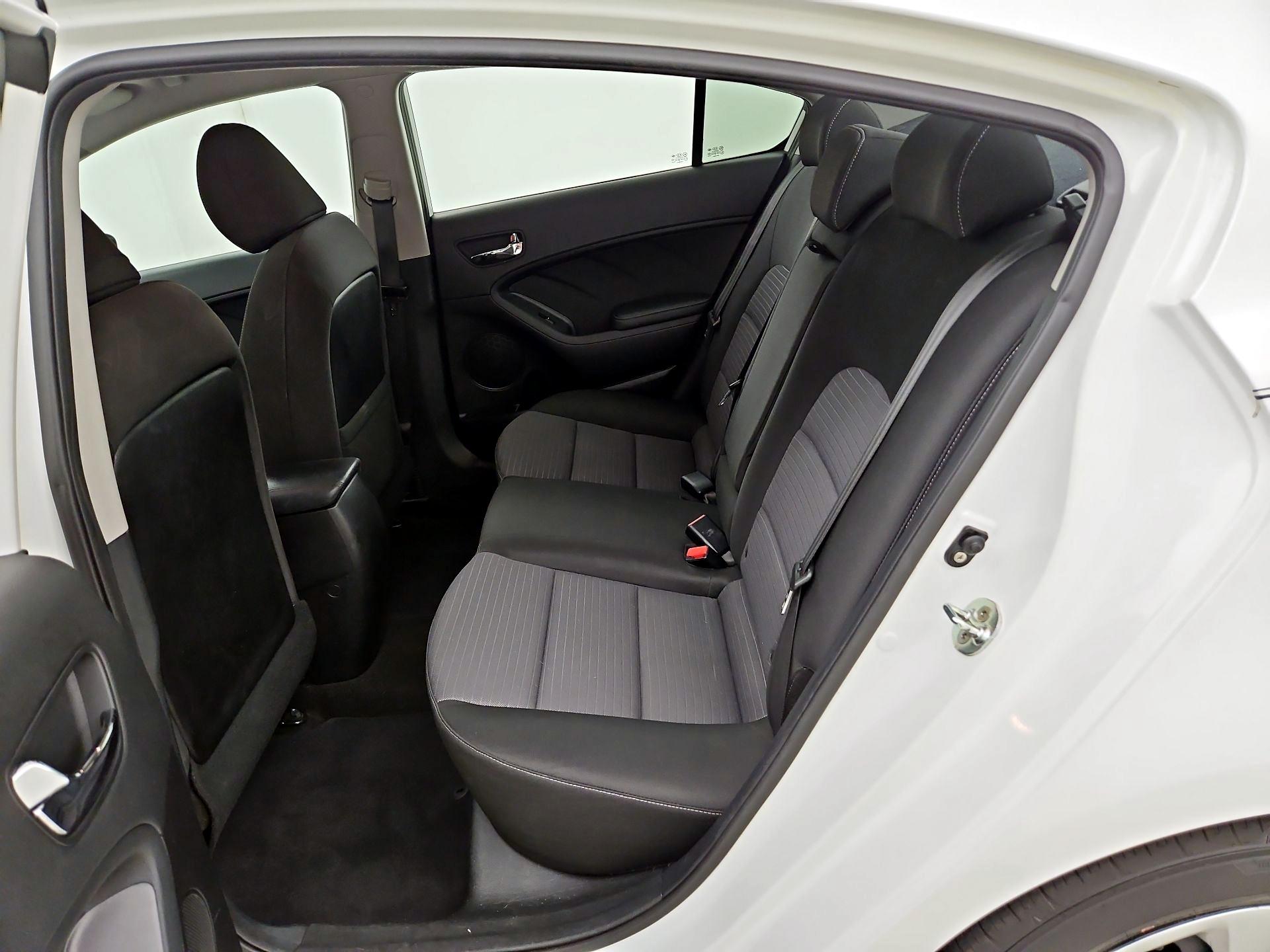 Thumbnail: 2016 Kia Forte - 19