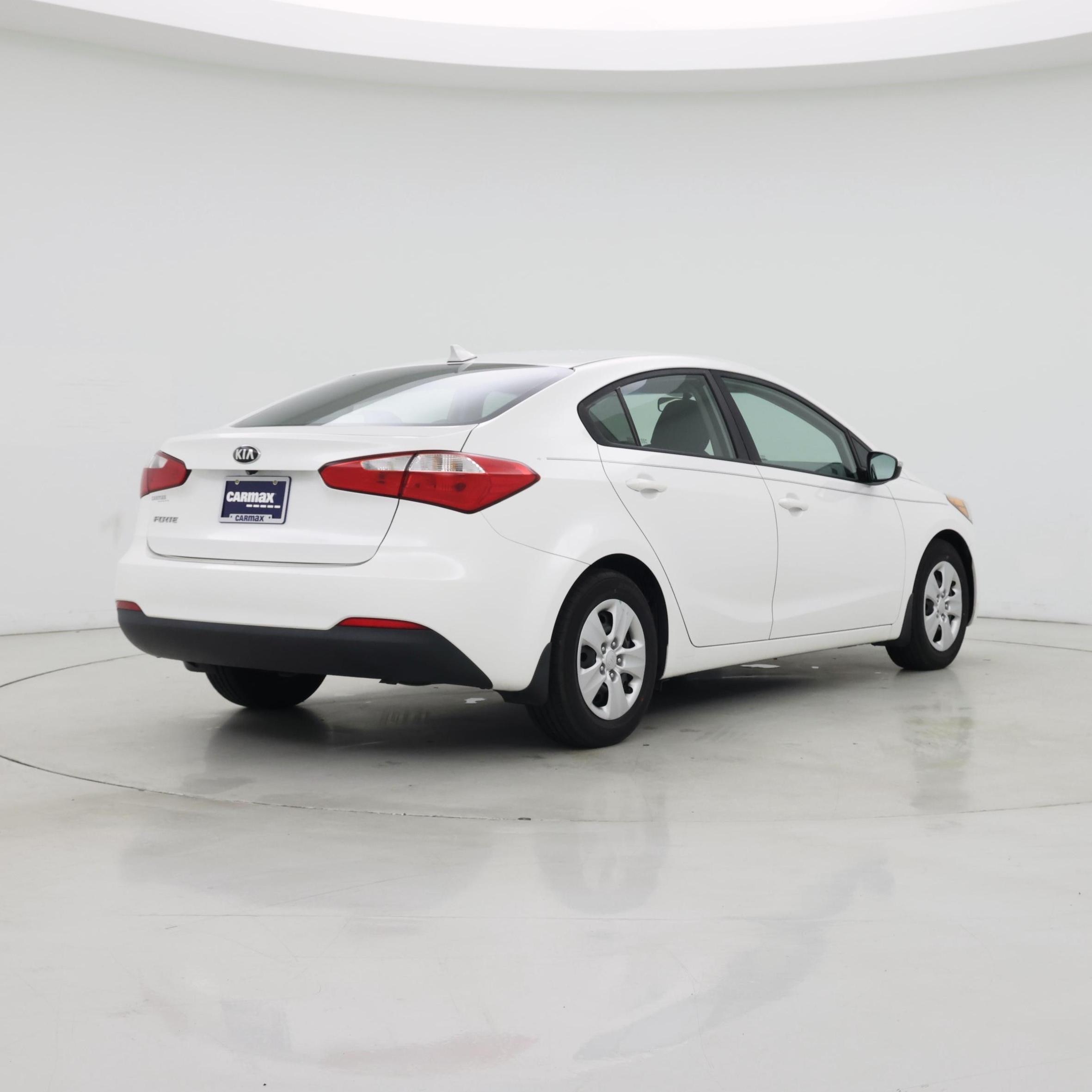 Thumbnail: 2016 Kia Forte - 8