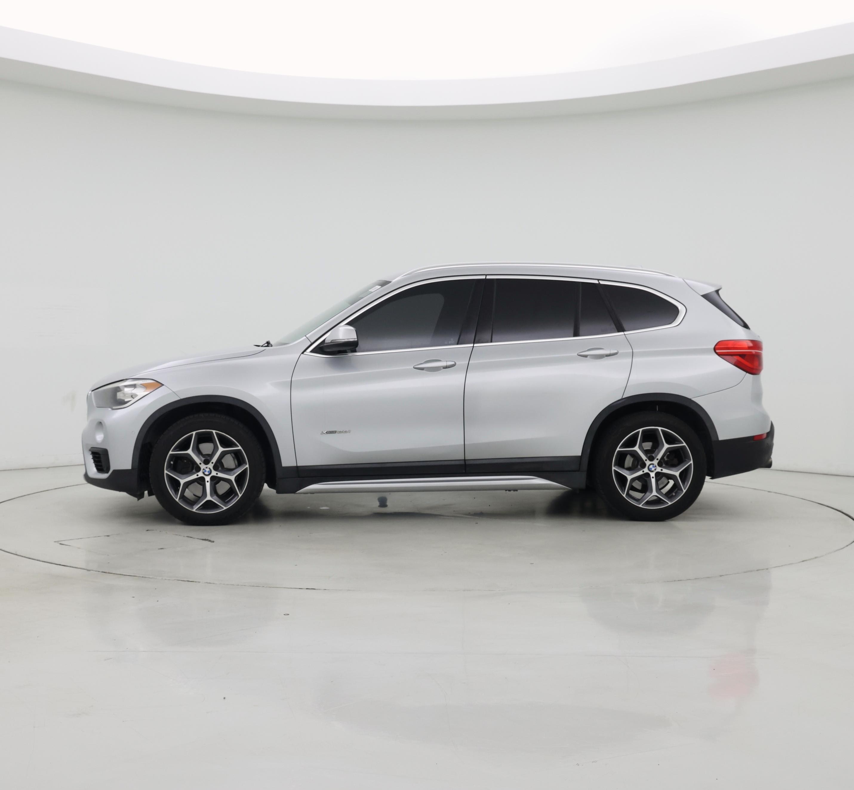 Thumbnail: 2016 BMW X1 - 3