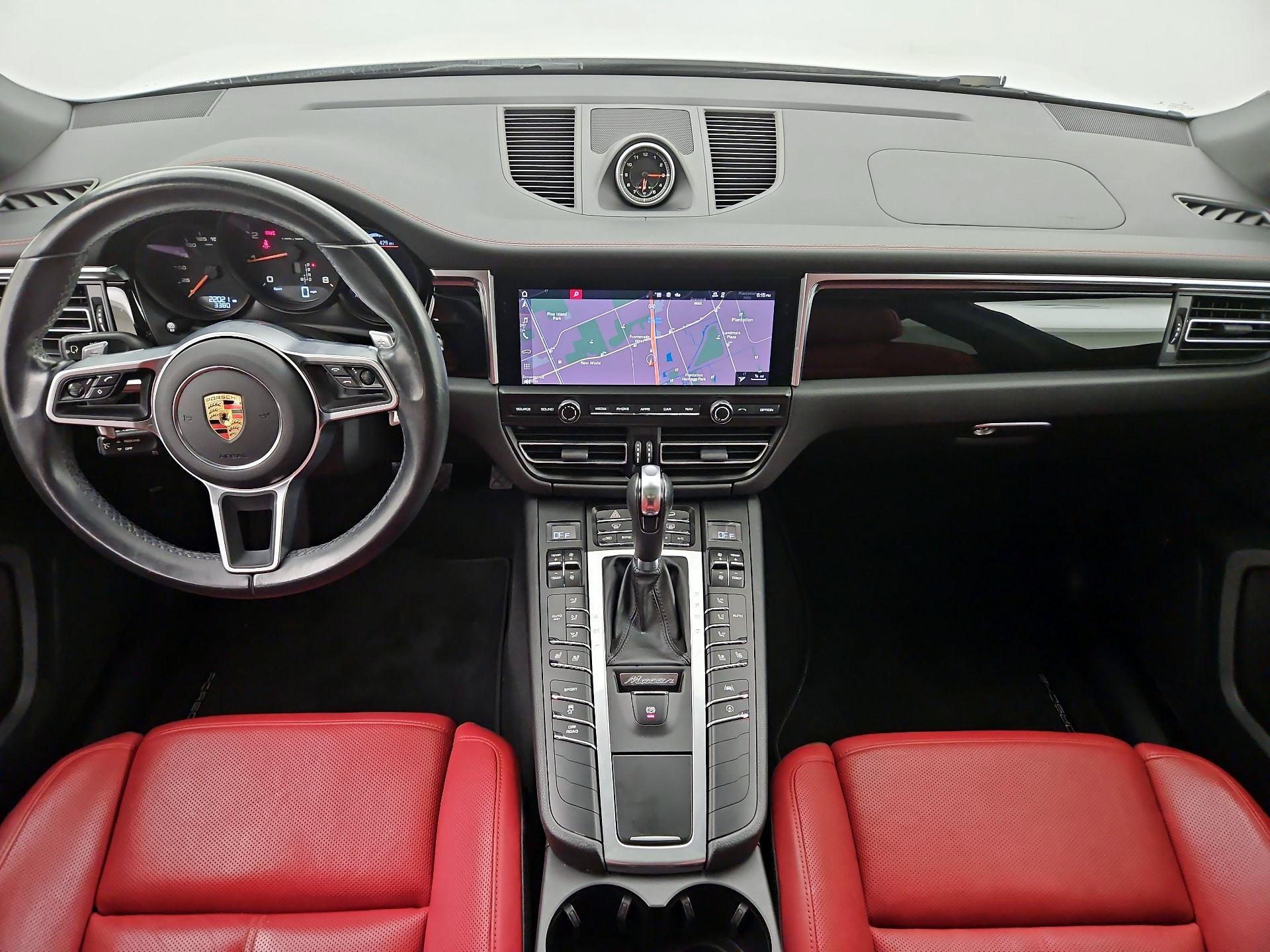 Thumbnail: 2021 Porsche Macan - 9