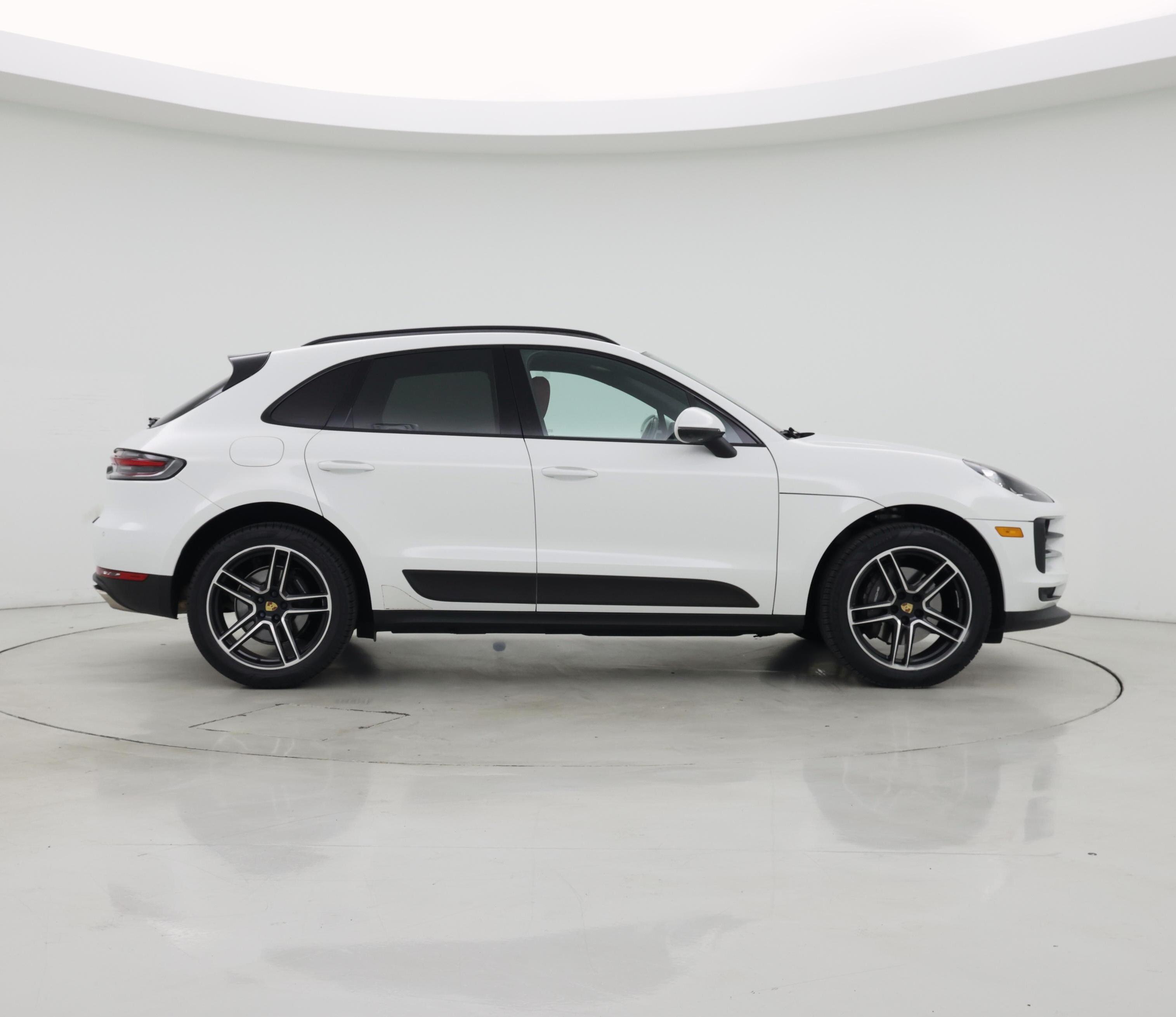 Thumbnail: 2021 Porsche Macan - 7