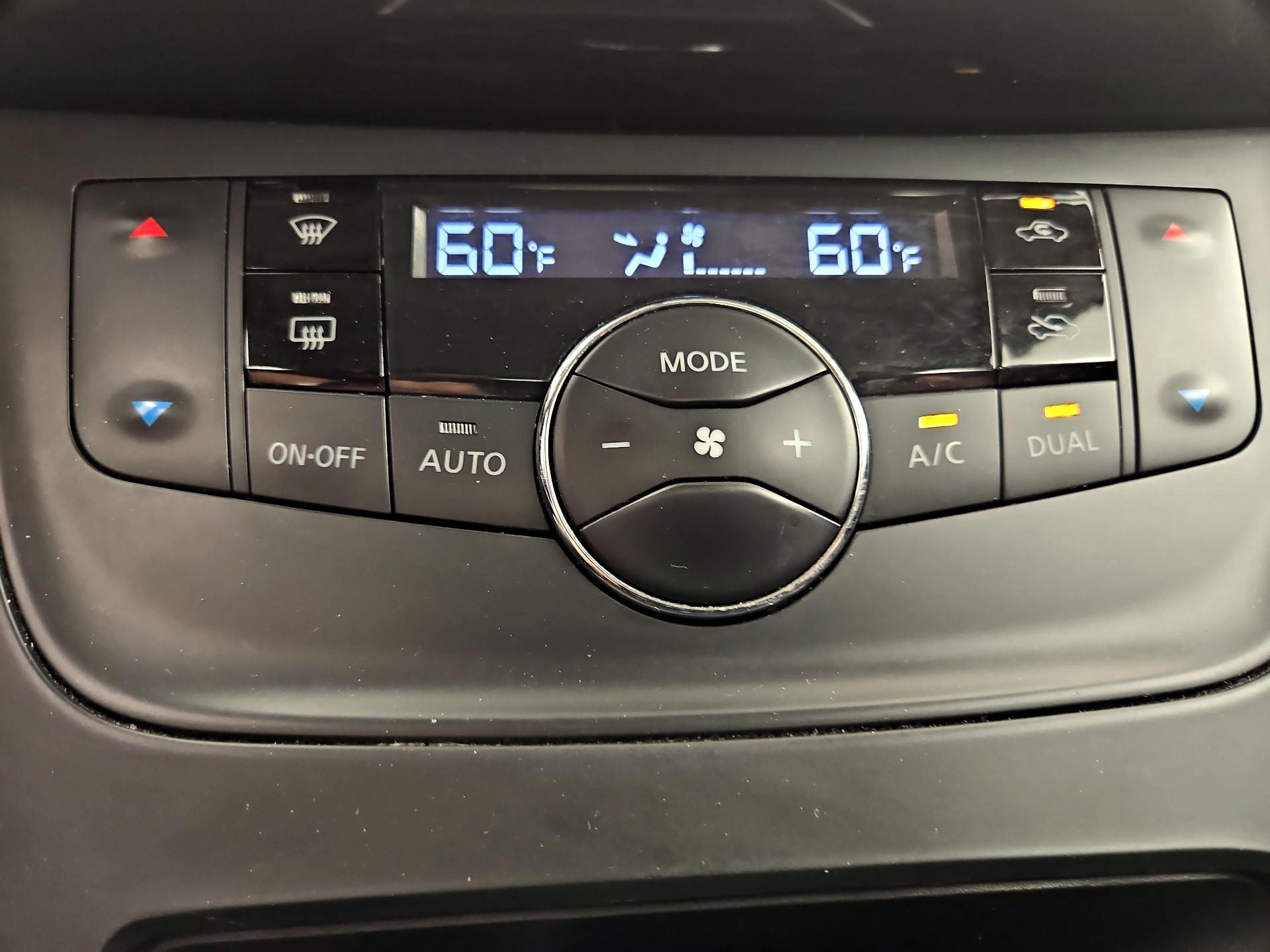 Thumbnail: 2019 Nissan Sentra - 16