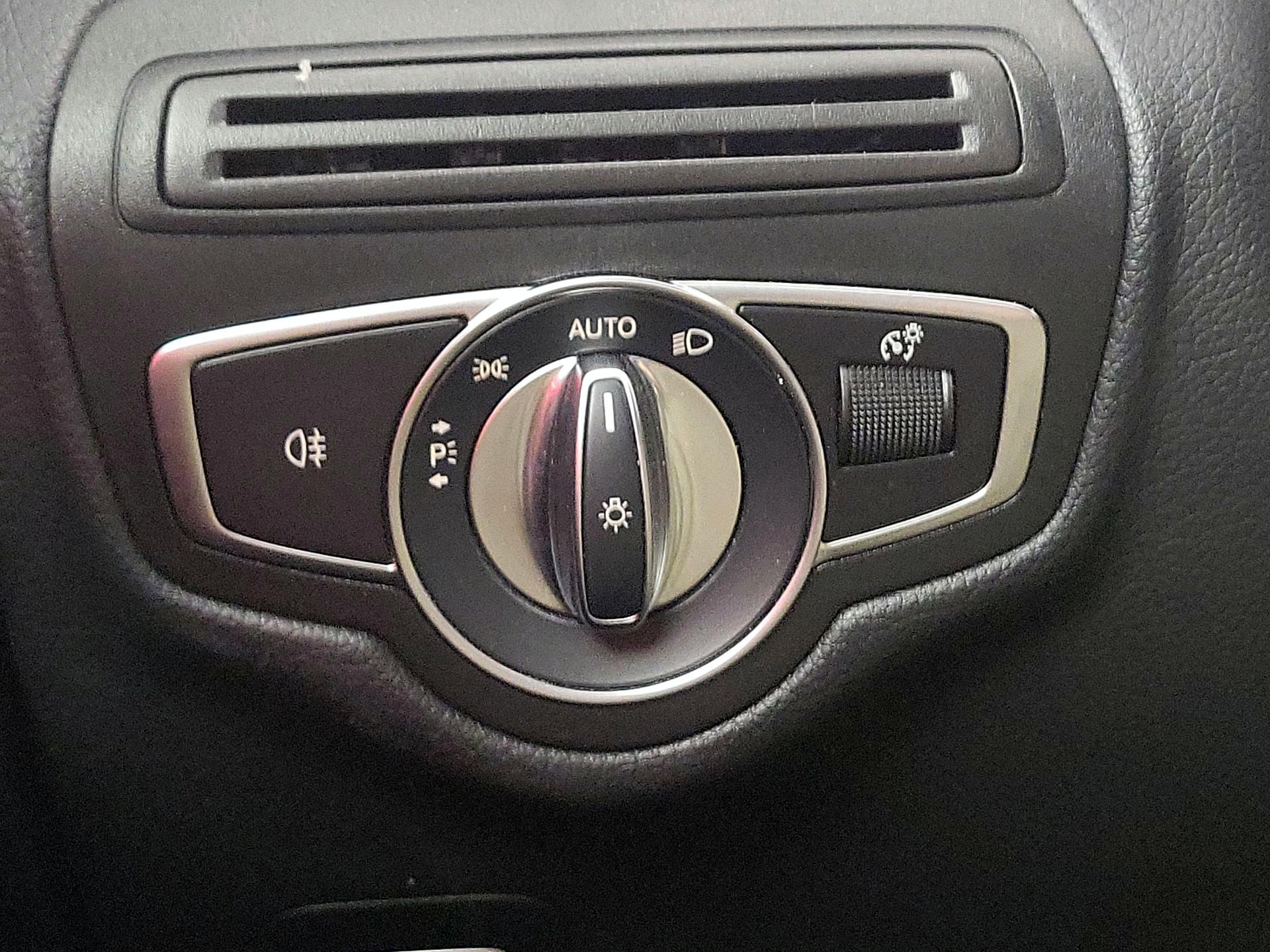 Thumbnail: 2021 Mercedes-Benz GLC - 13