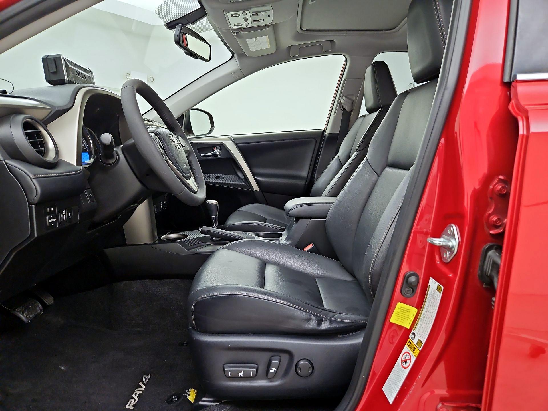 Thumbnail: 2015 Toyota RAV4 - 11