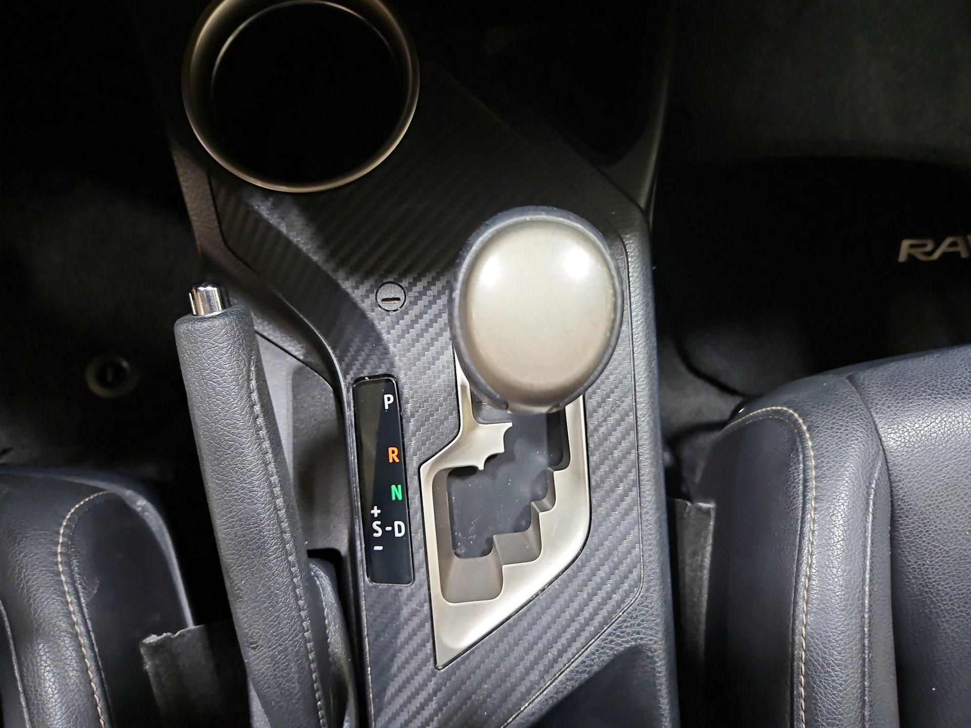 Thumbnail: 2015 Toyota RAV4 - 16