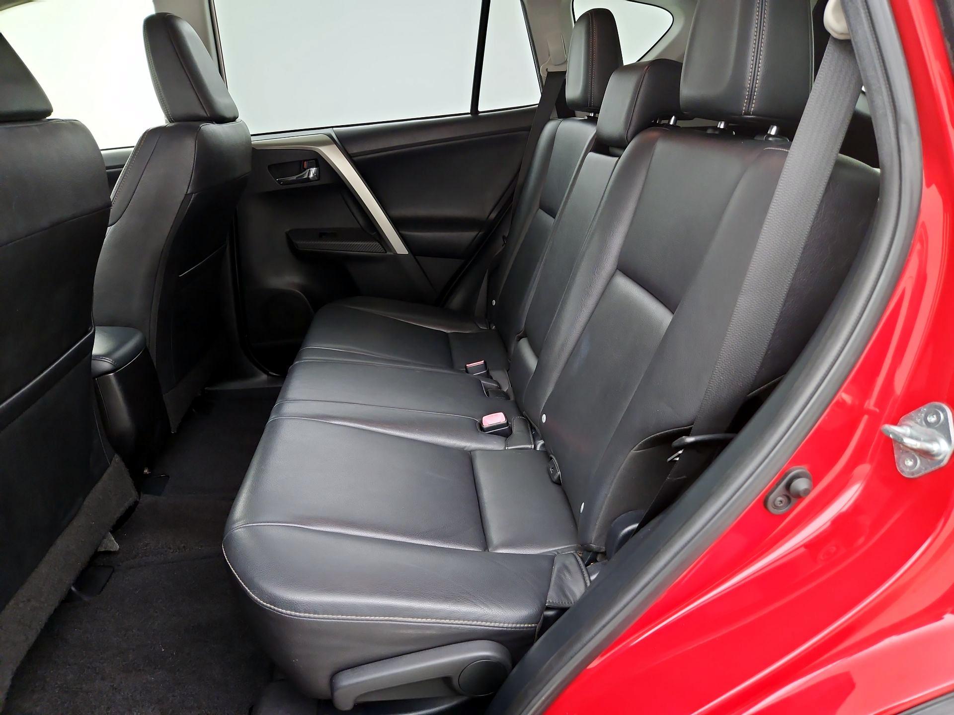 Thumbnail: 2015 Toyota RAV4 - 19
