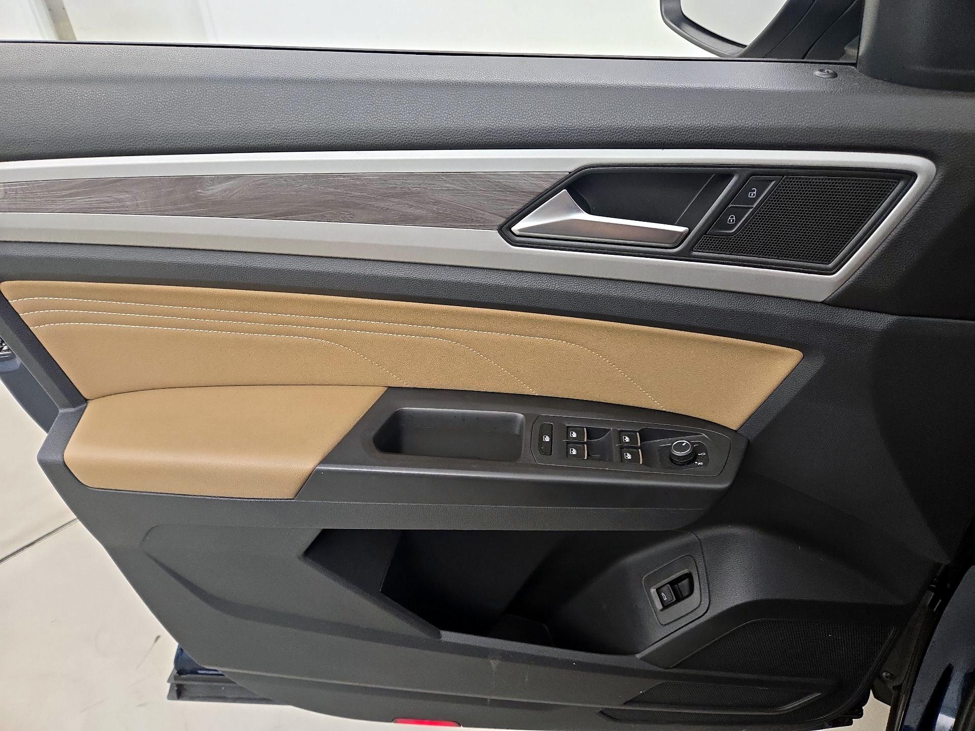 Thumbnail: 2022 Volkswagen Atlas - 12