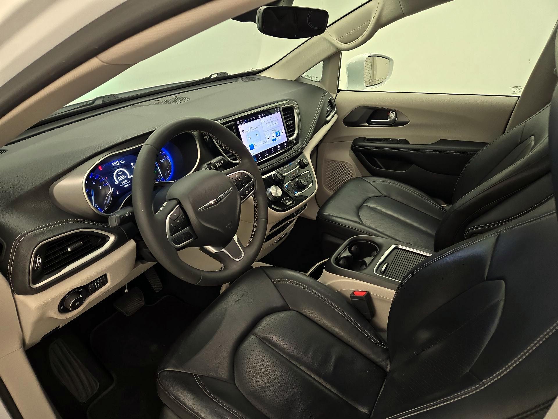 Thumbnail: 2022 Chrysler Pacifica - 11