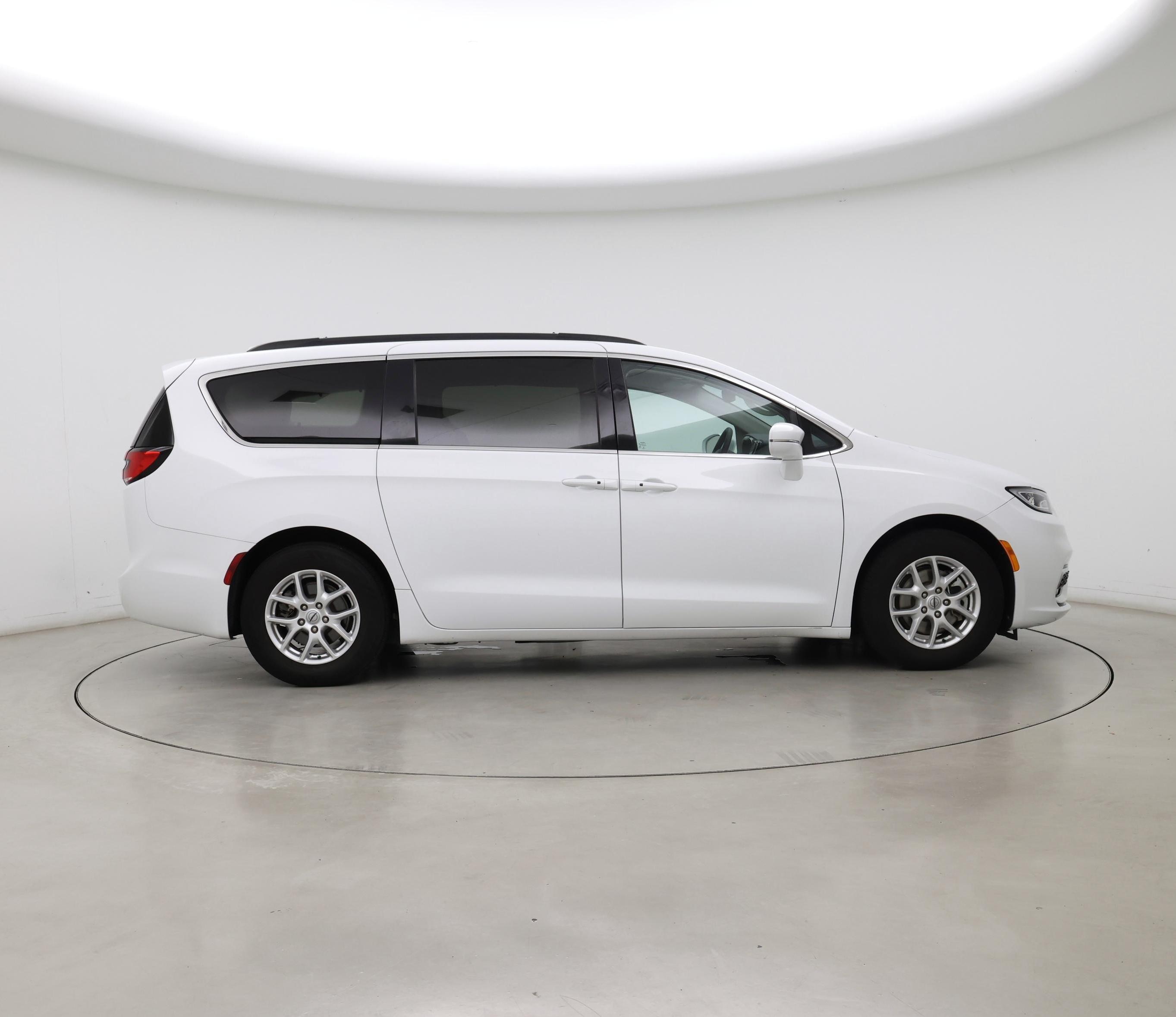 Thumbnail: 2022 Chrysler Pacifica - 7