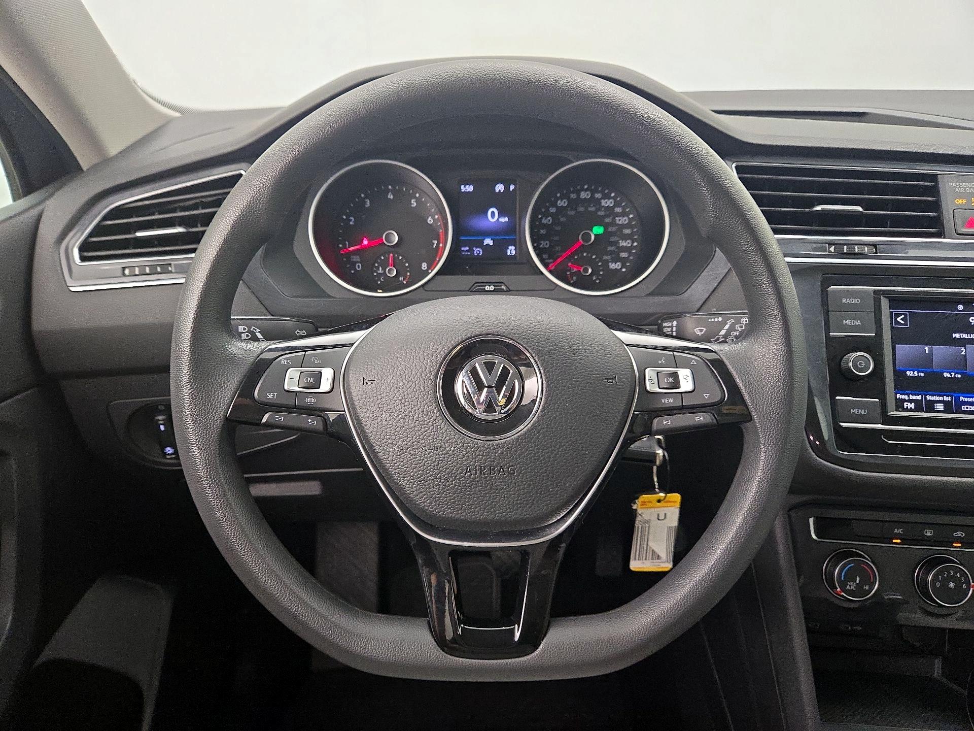 Thumbnail: 2021 Volkswagen Tiguan - 10