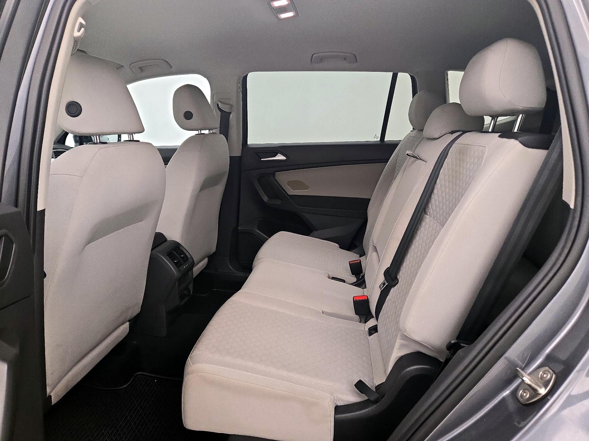 Thumbnail: 2021 Volkswagen Tiguan - 19