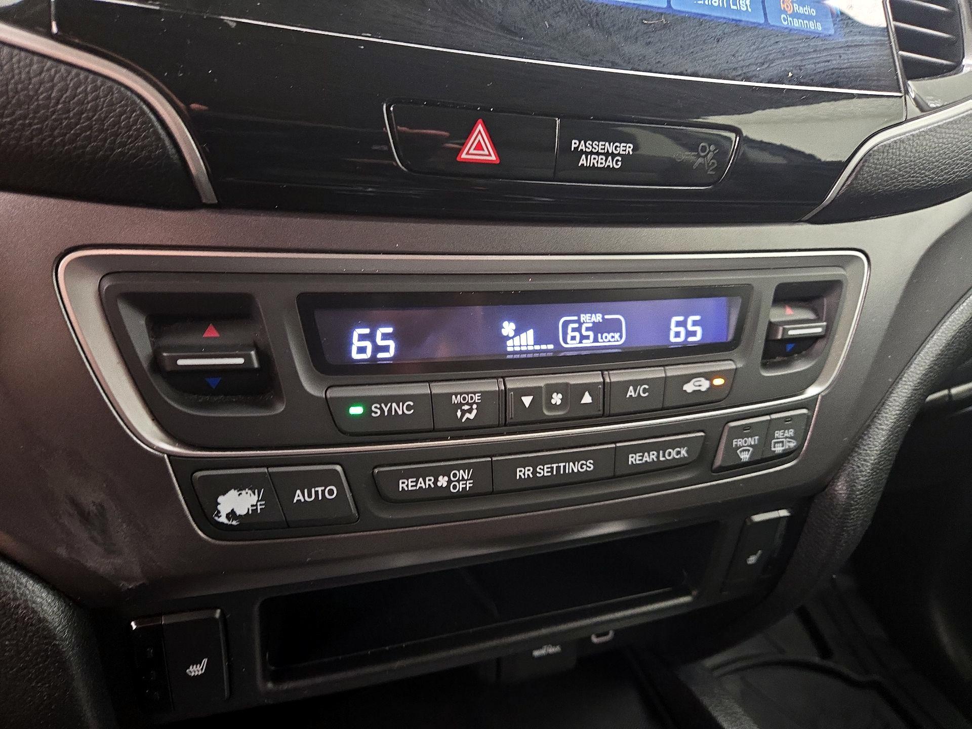 Thumbnail: 2020 Honda Pilot - 16