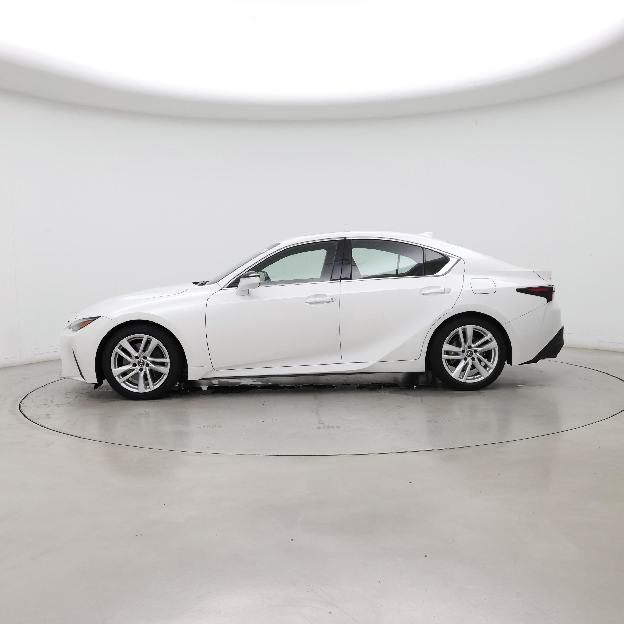 Thumbnail: 2021 Lexus IS - 3