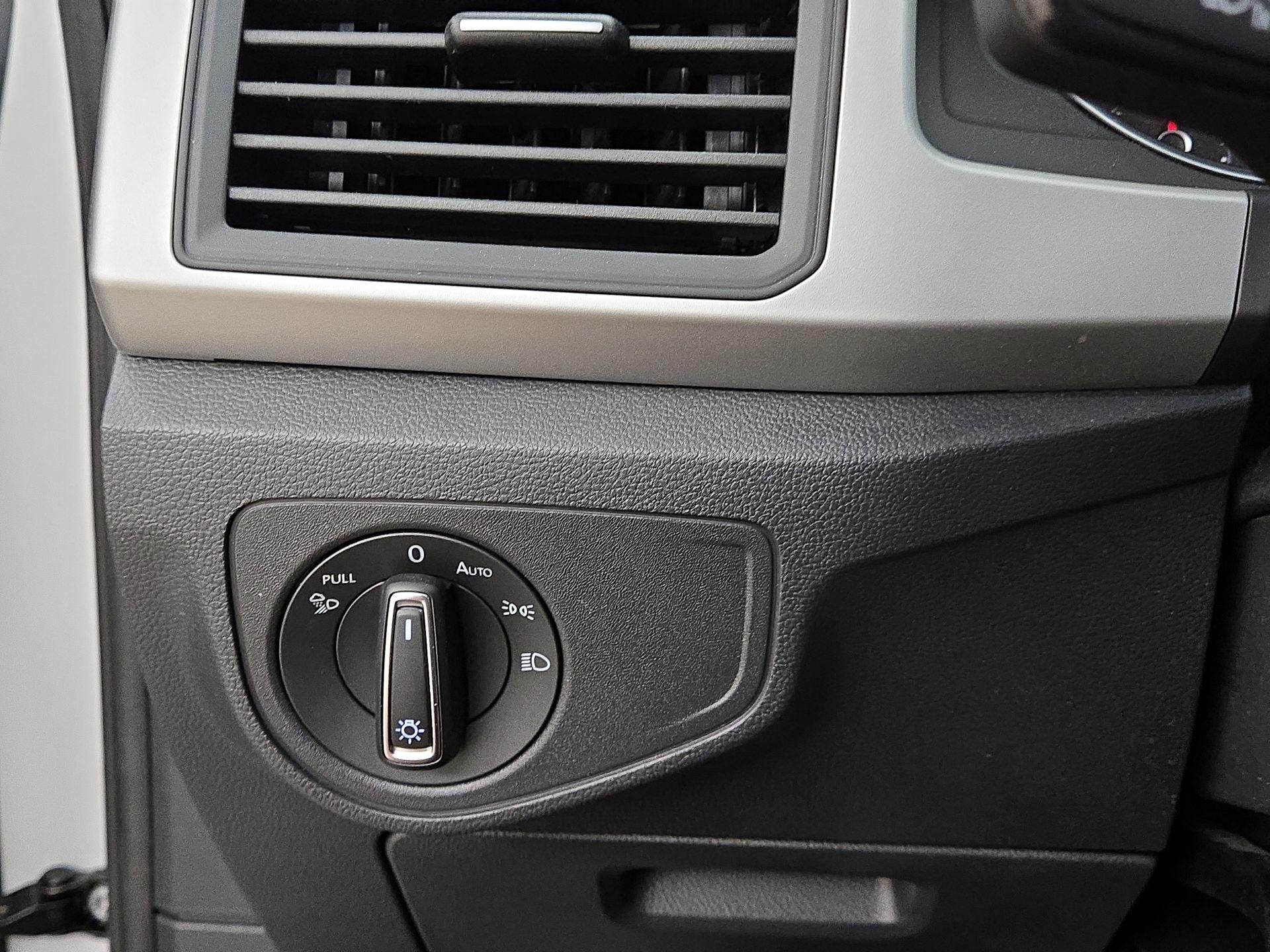 Thumbnail: 2021 Volkswagen Atlas - 13