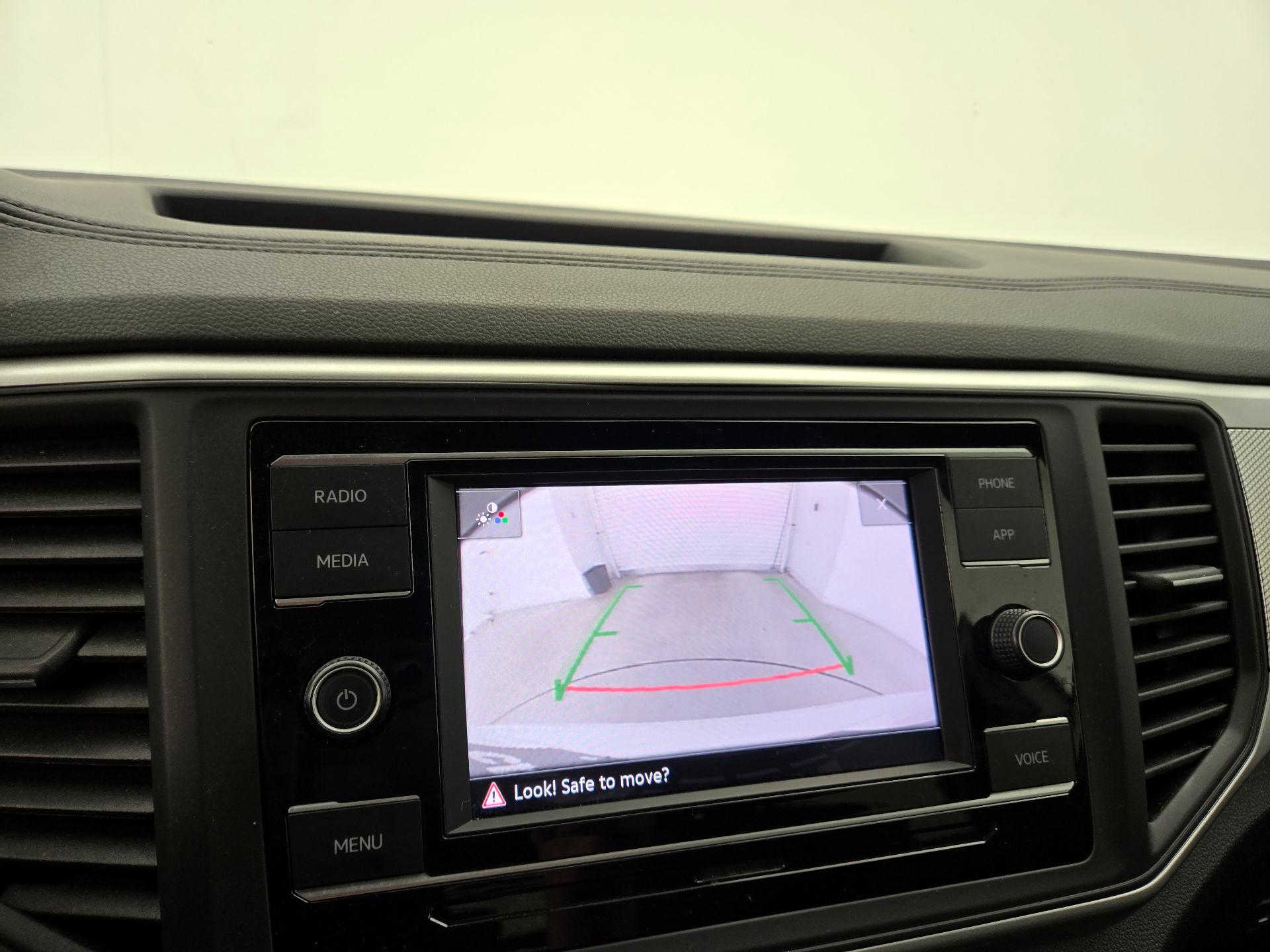 Thumbnail: 2021 Volkswagen Atlas - 14