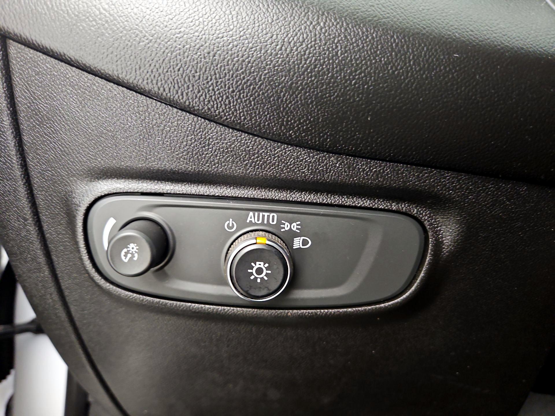 Thumbnail: 2019 Chevrolet Equinox - 11