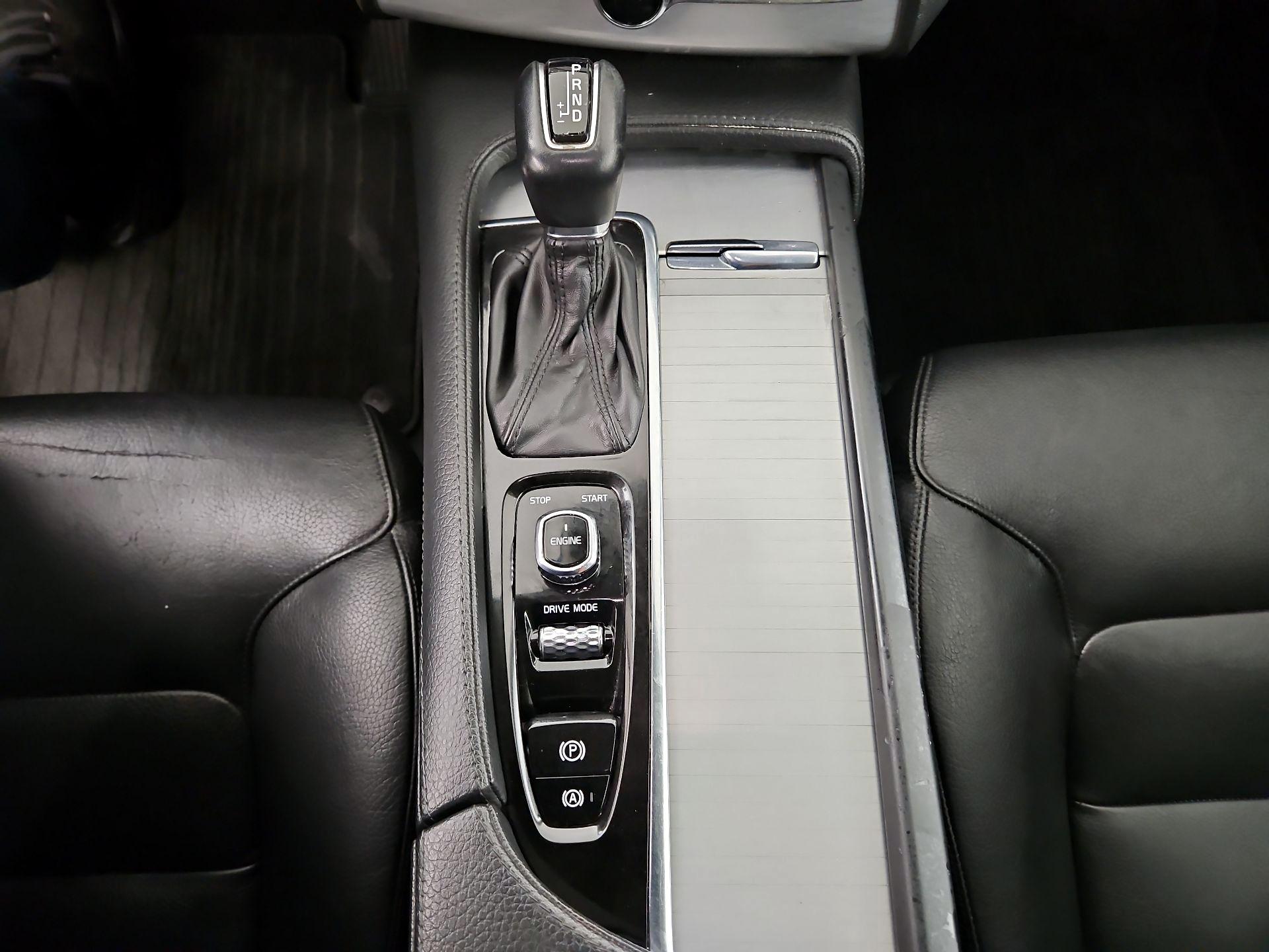 Thumbnail: 2017 Volvo XC90 - 16