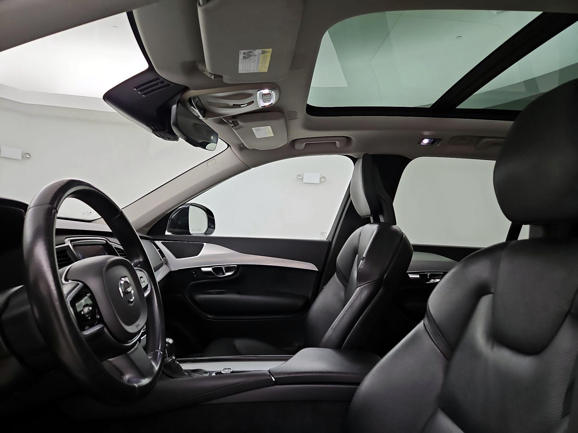 Thumbnail: 2017 Volvo XC90 - 18