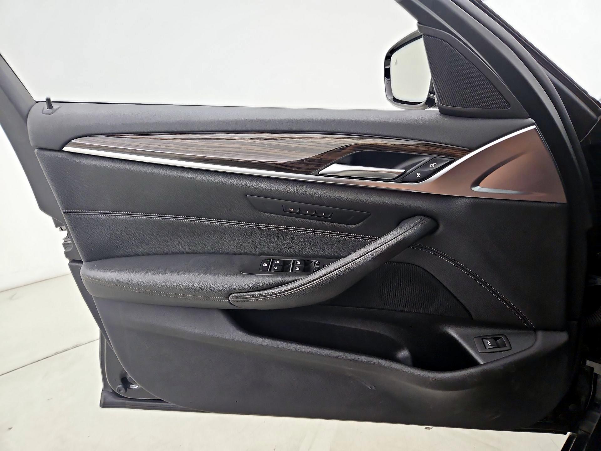 Thumbnail: 2019 BMW 5 Series - 12