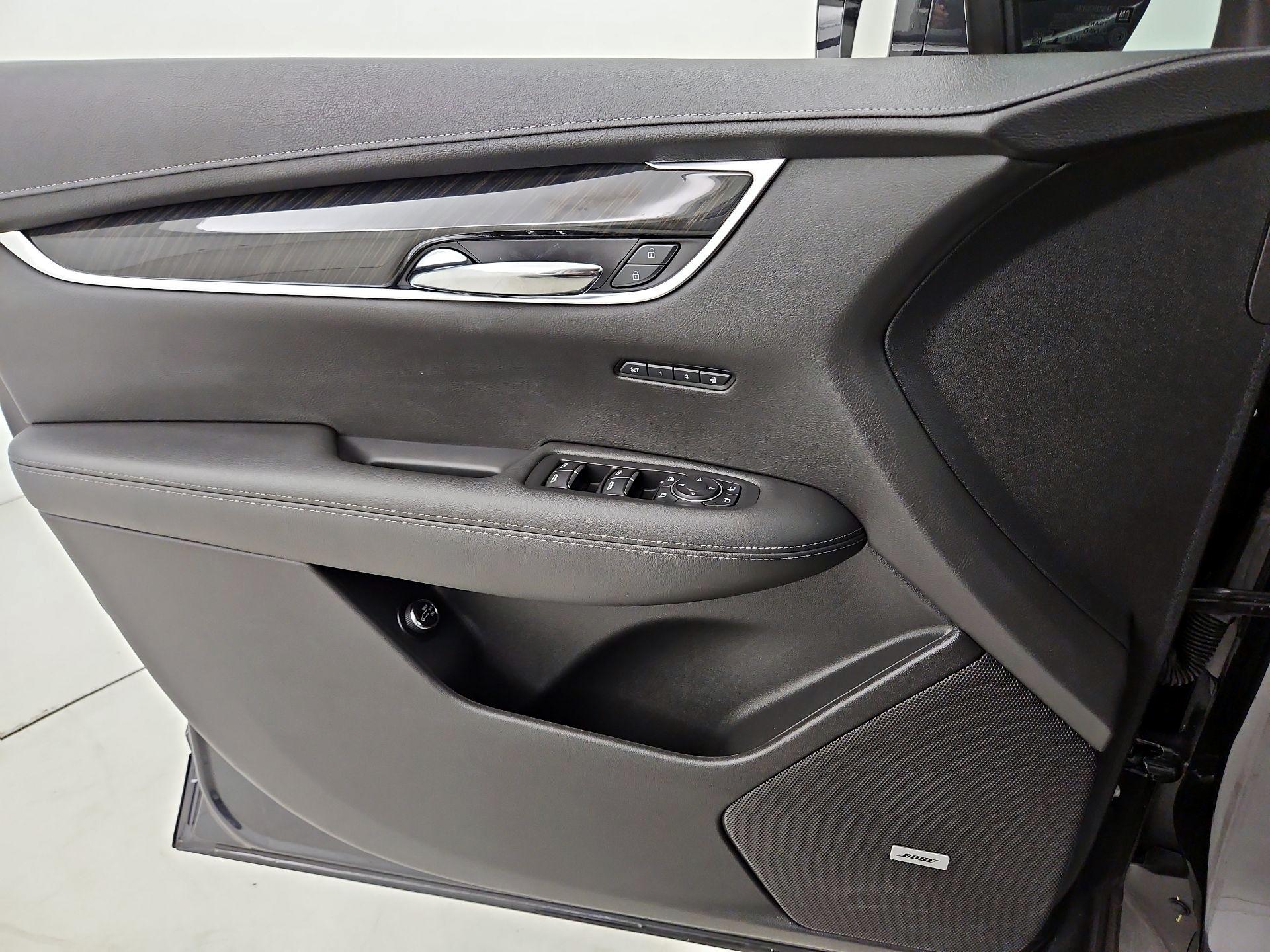 Thumbnail: 2020 Cadillac XT6 - 12