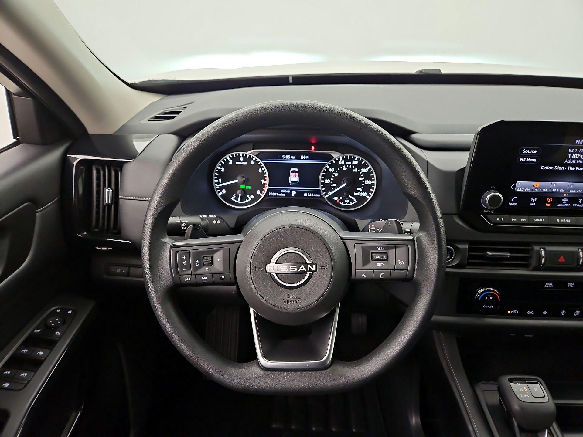Thumbnail: 2023 Nissan Pathfinder - 10