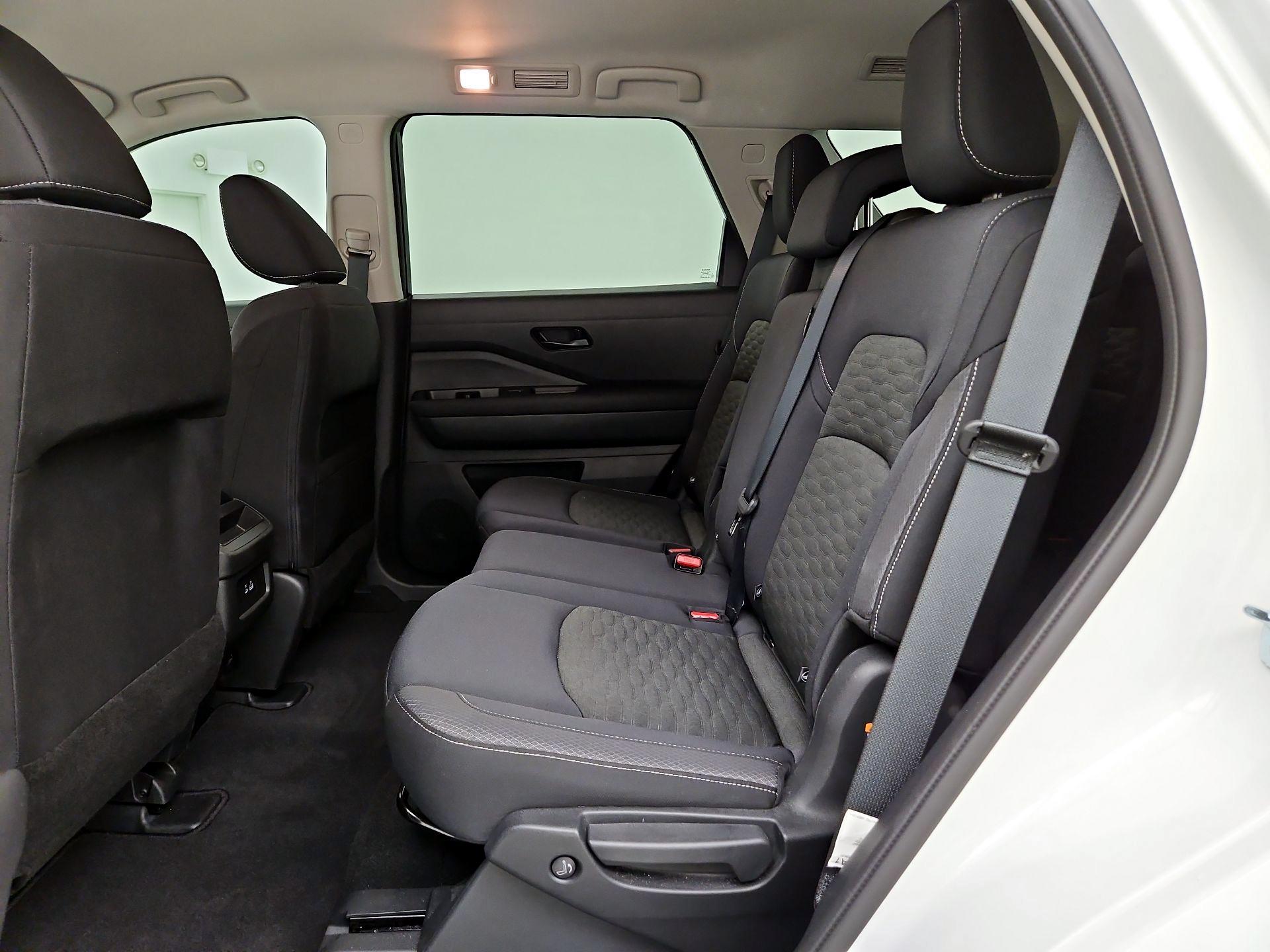 Thumbnail: 2023 Nissan Pathfinder - 19