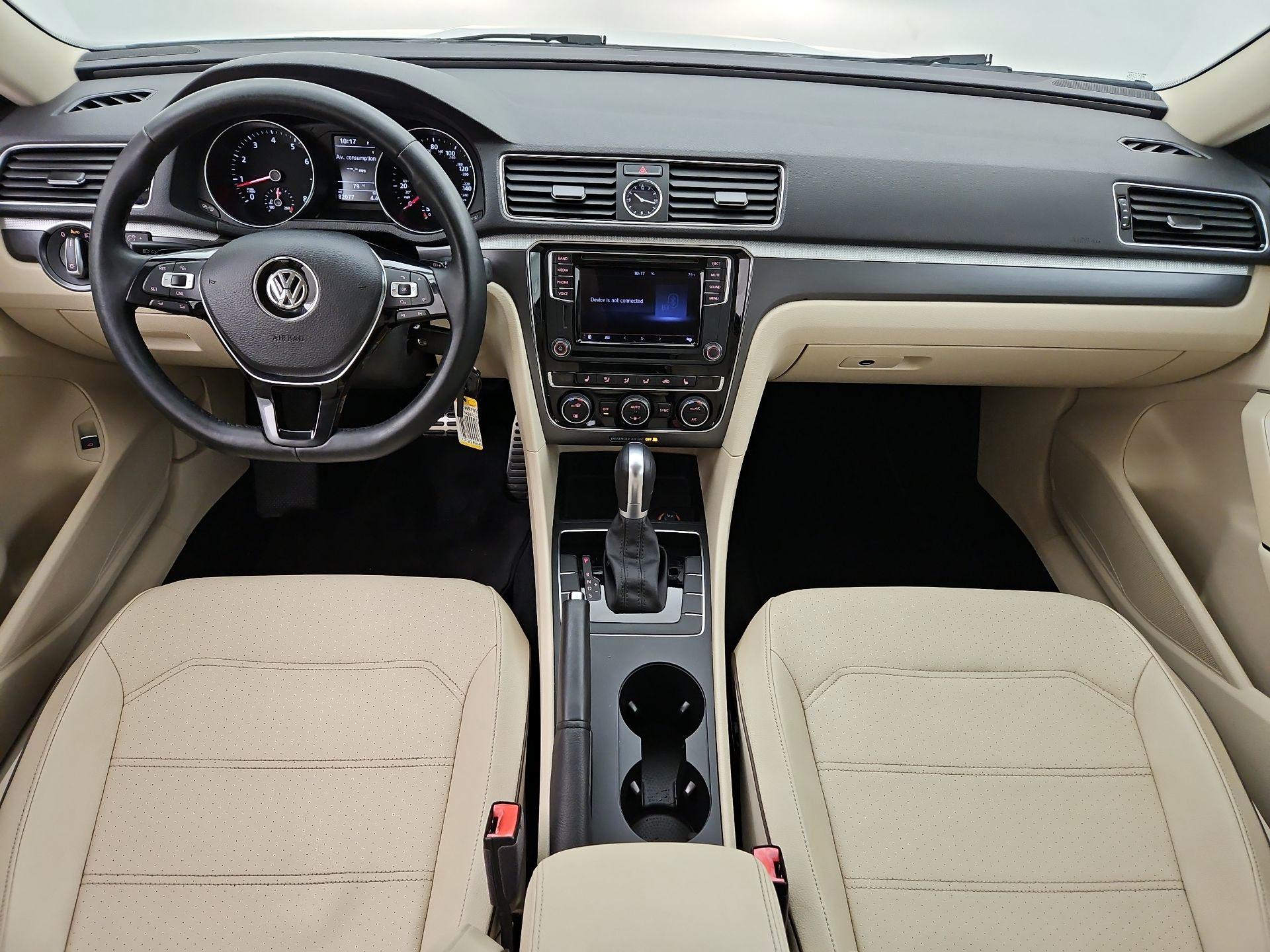 Thumbnail: 2017 Volkswagen Passat - 9