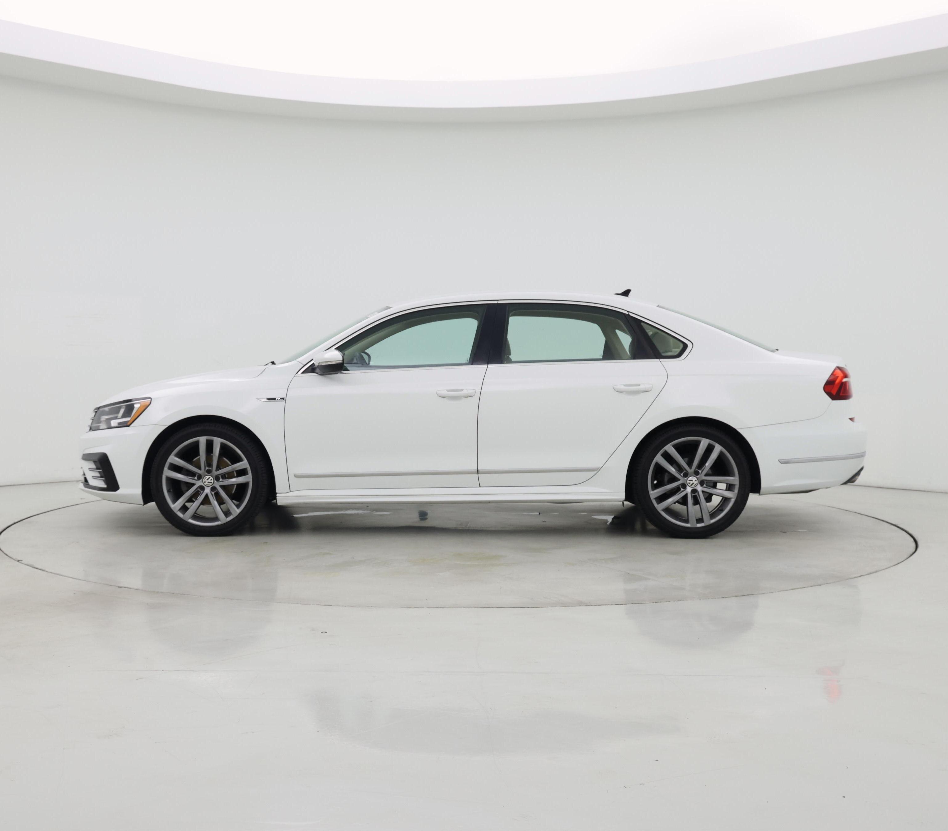 Thumbnail: 2017 Volkswagen Passat - 3