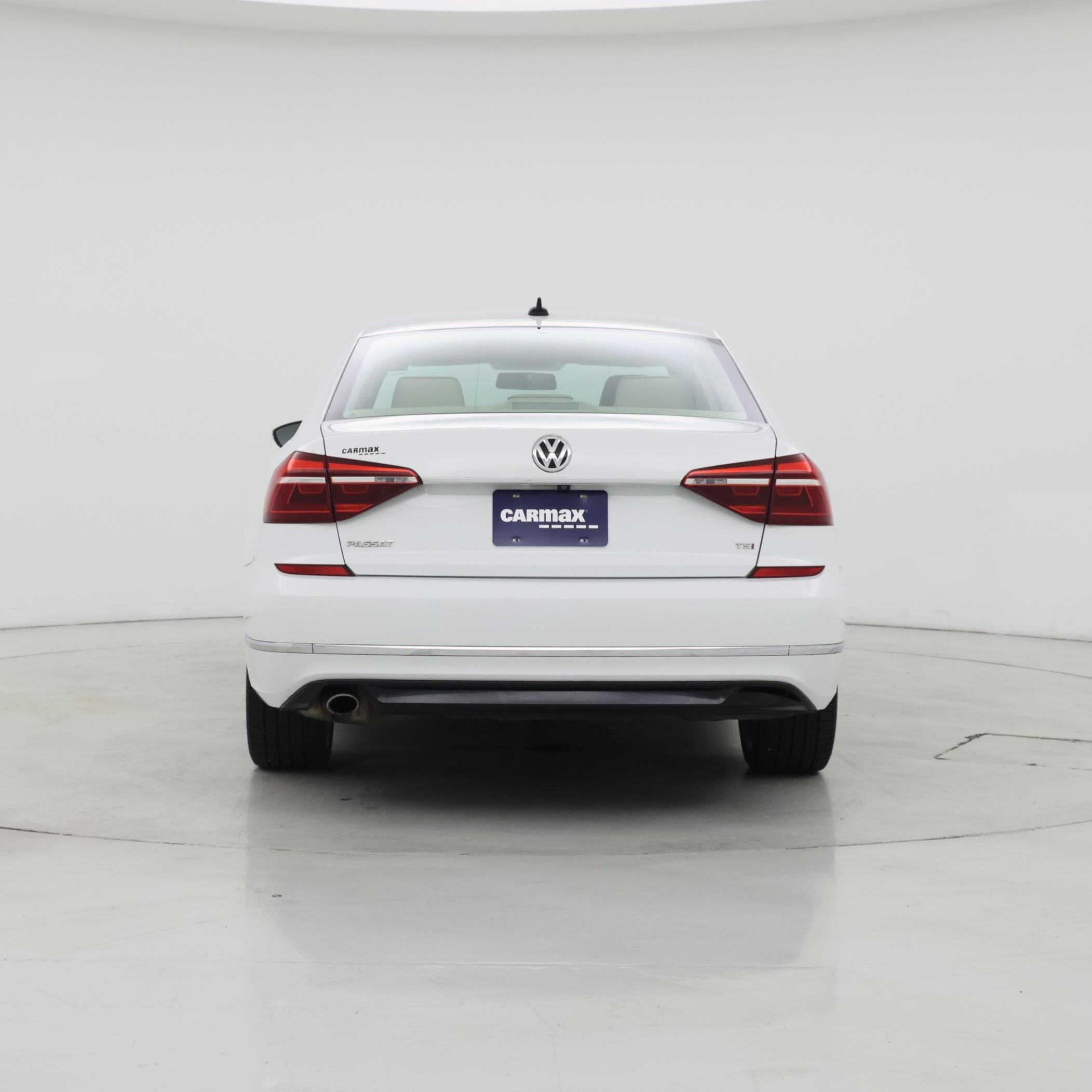Thumbnail: 2017 Volkswagen Passat - 6