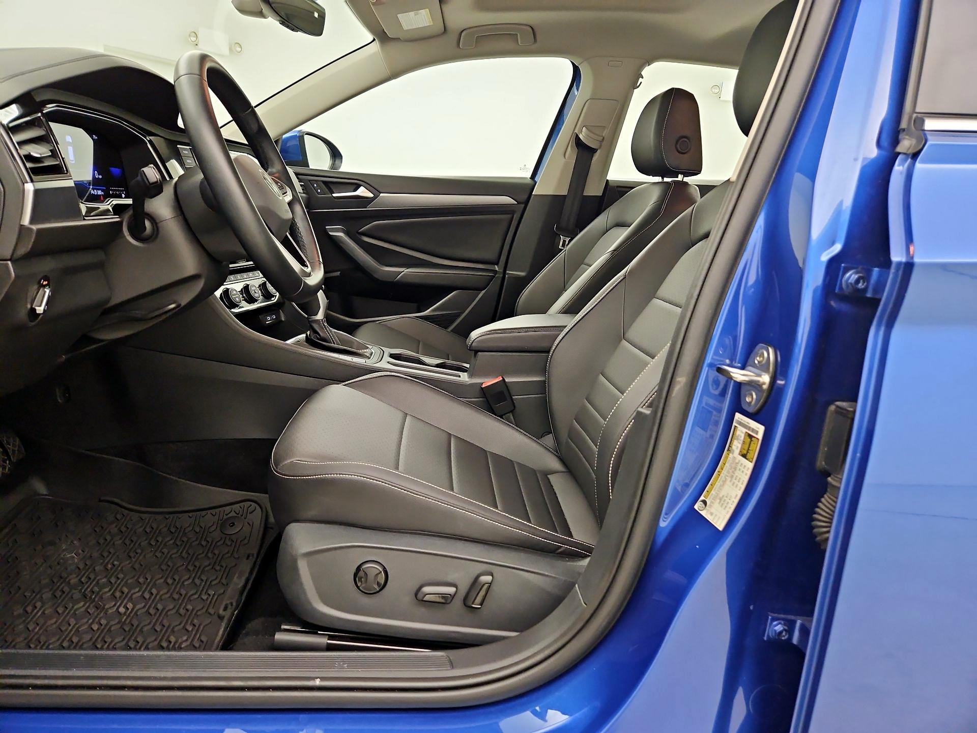 Thumbnail: 2023 Volkswagen Jetta - 11