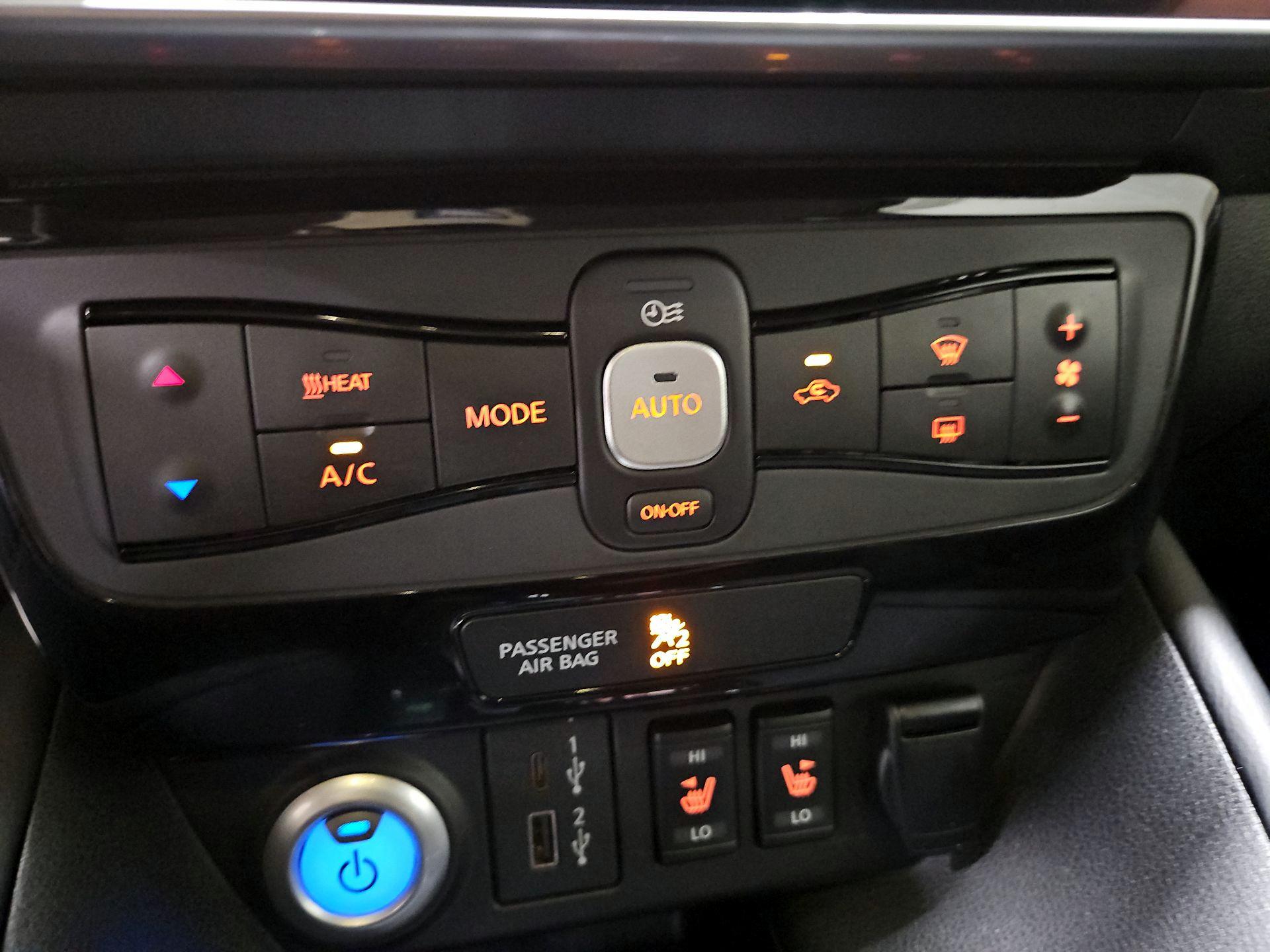 Thumbnail: 2021 Nissan Leaf - 17