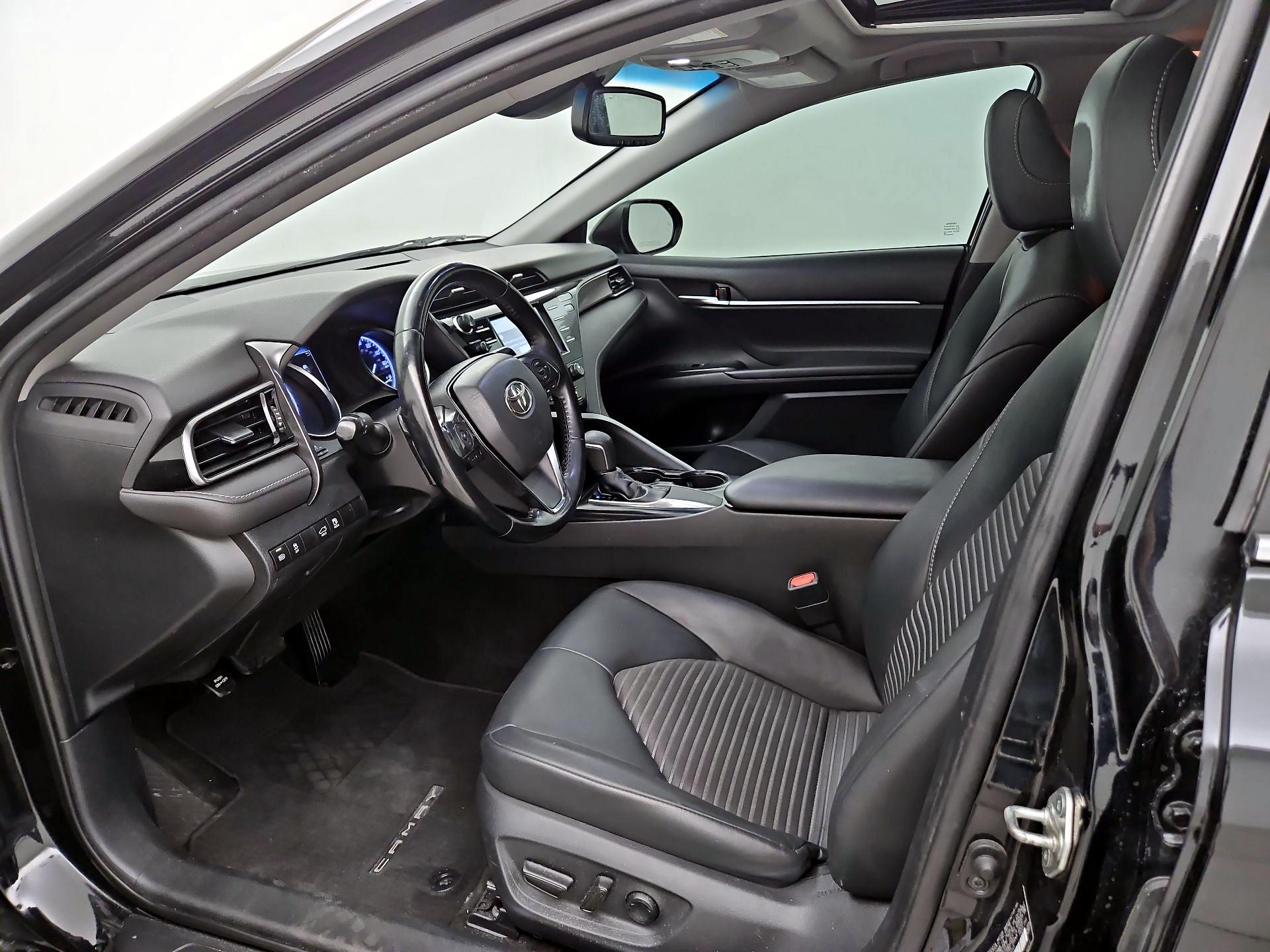 Thumbnail: 2019 Toyota Camry - 11