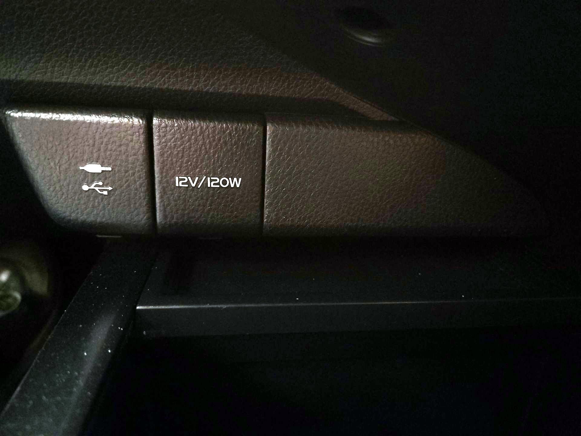Thumbnail: 2019 Toyota Camry - 18