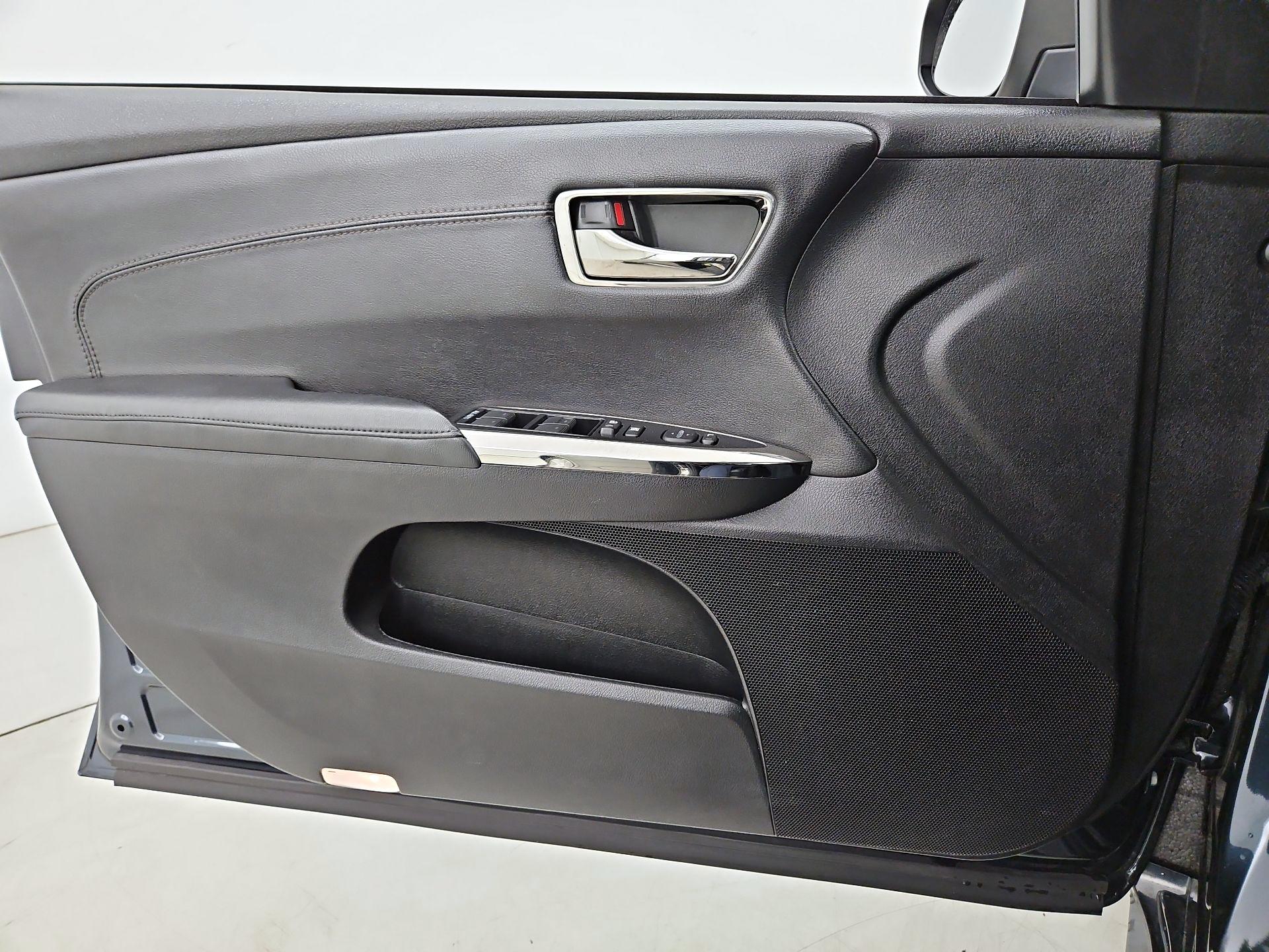 Thumbnail: 2015 Toyota Avalon - 12