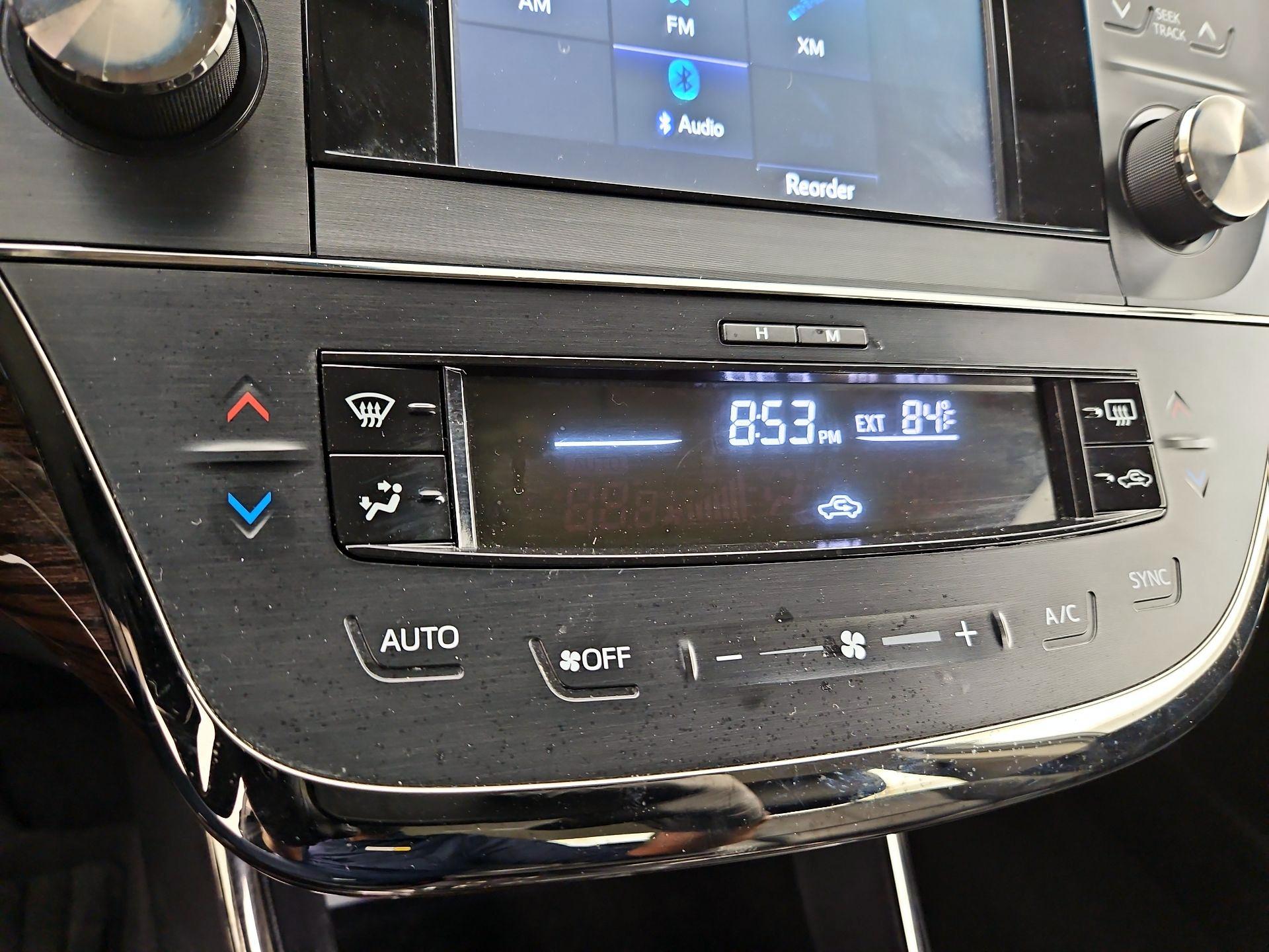 Thumbnail: 2015 Toyota Avalon - 16