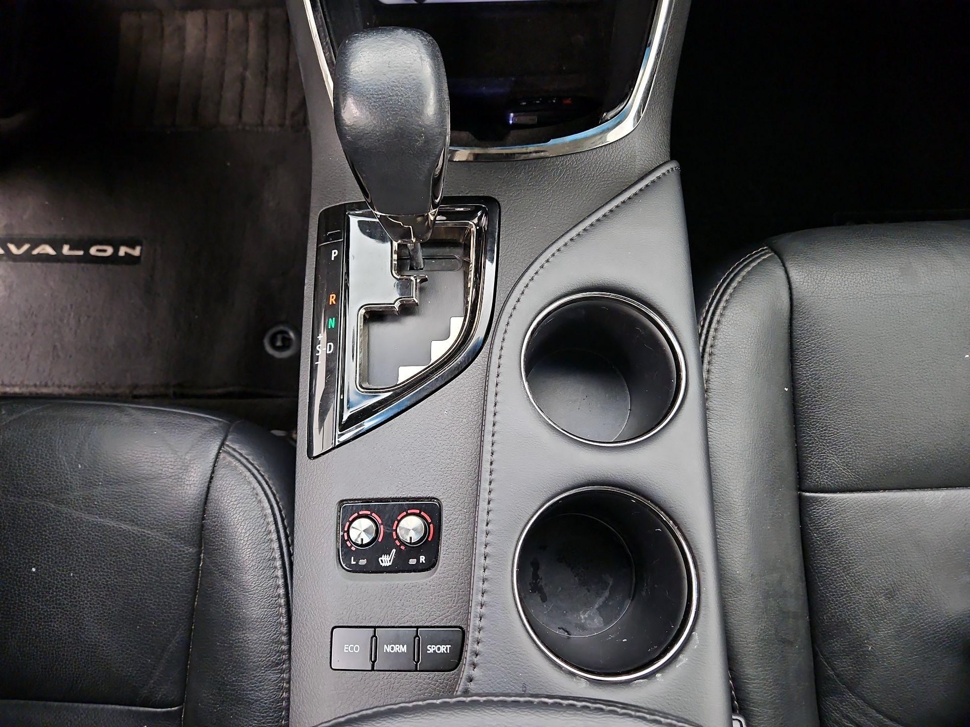 Thumbnail: 2015 Toyota Avalon - 17