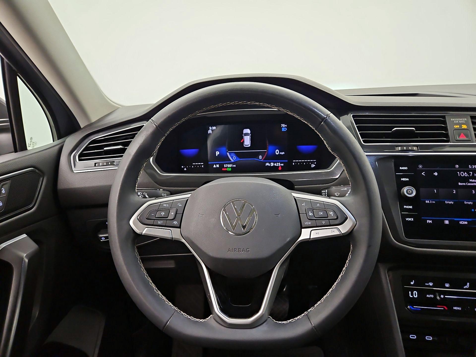 Thumbnail: 2022 Volkswagen Tiguan - 10