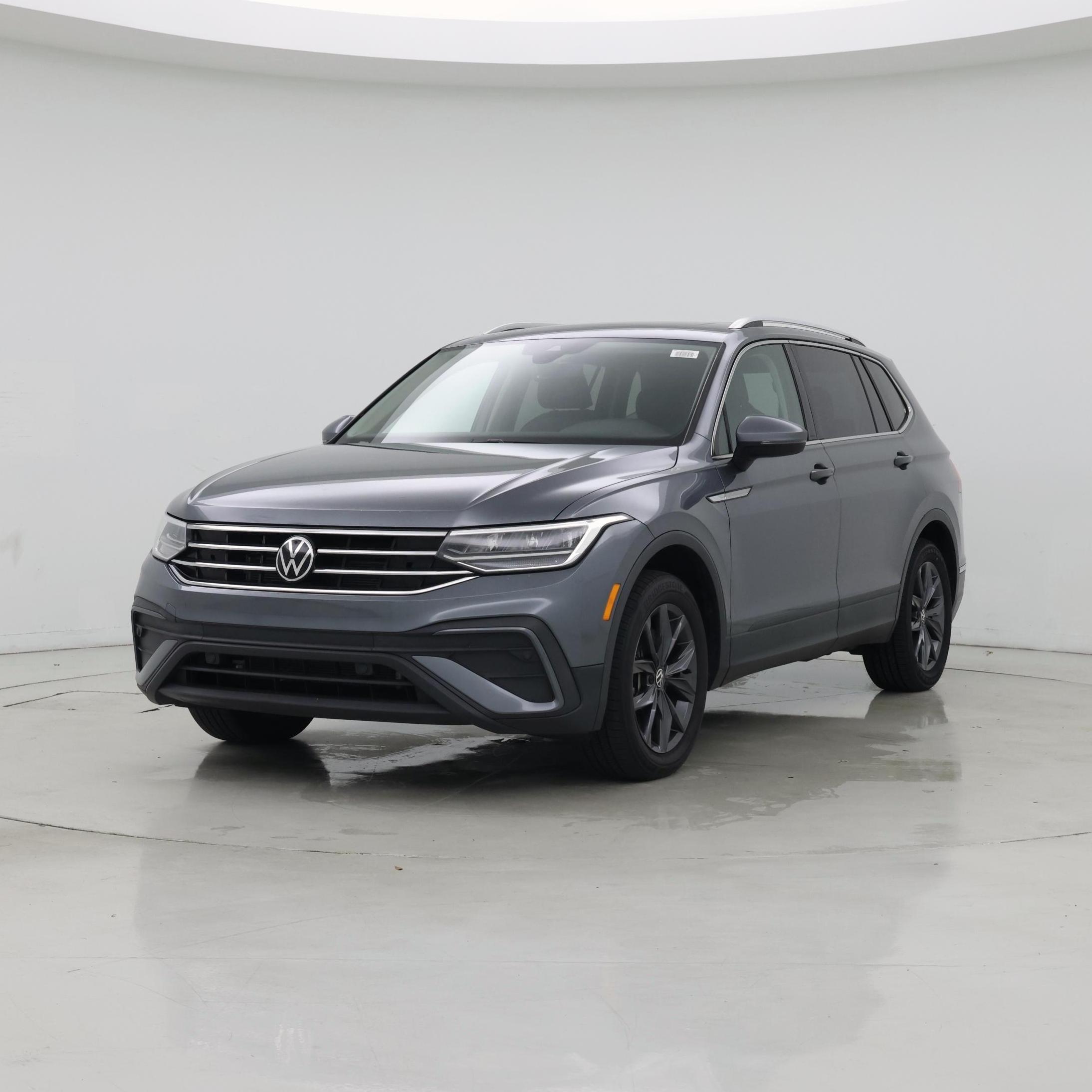 Thumbnail: 2022 Volkswagen Tiguan - 4