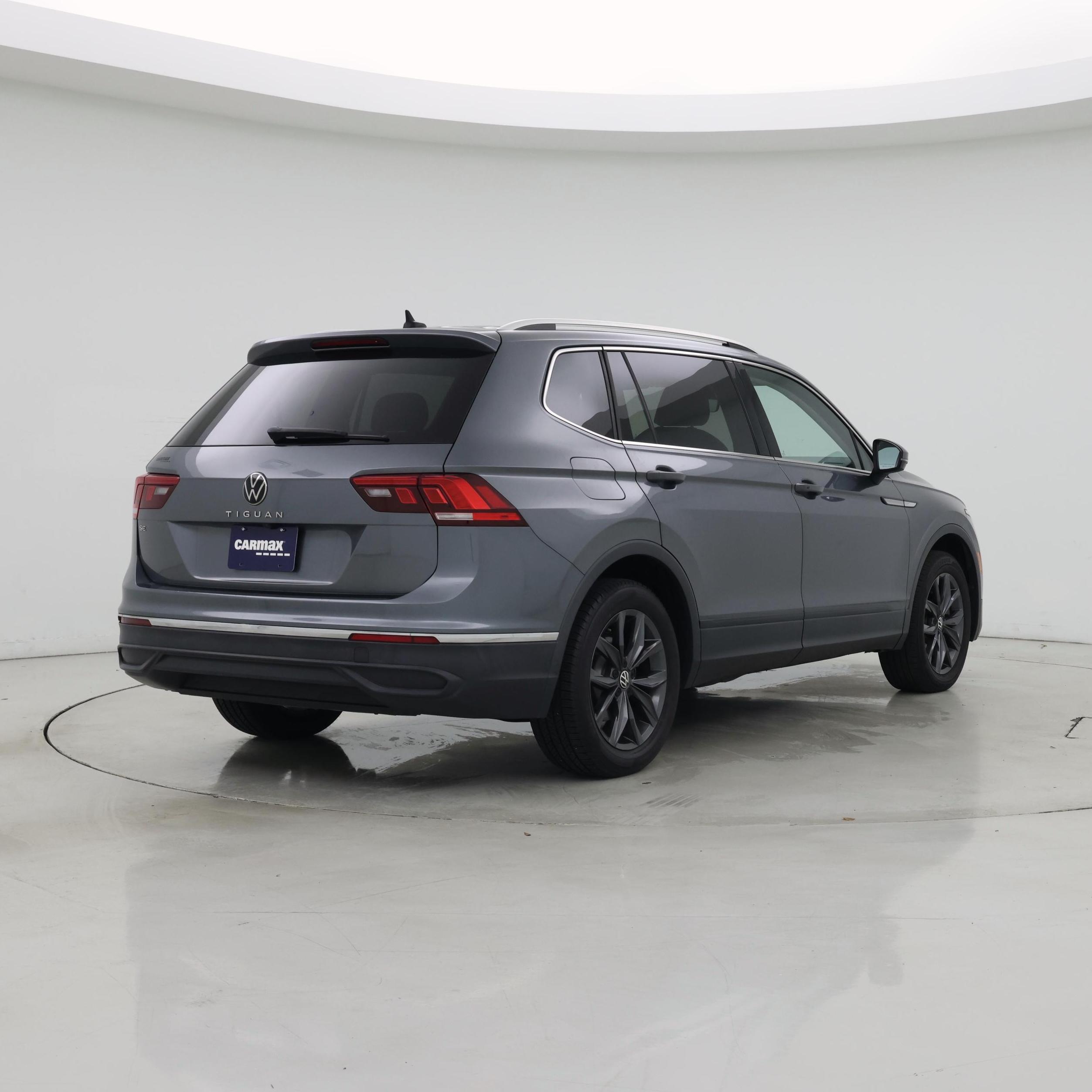 Thumbnail: 2022 Volkswagen Tiguan - 8