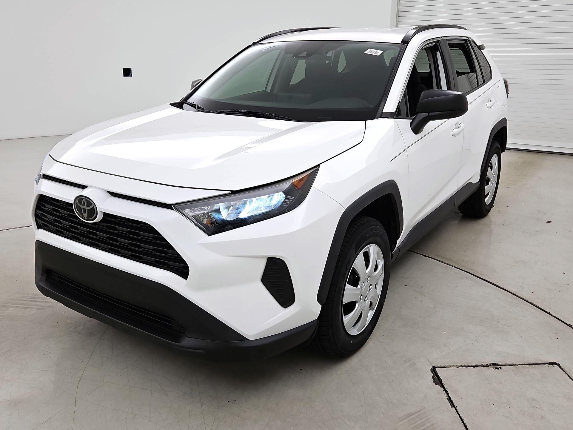 Thumbnail: 2020 Toyota RAV4 - 3