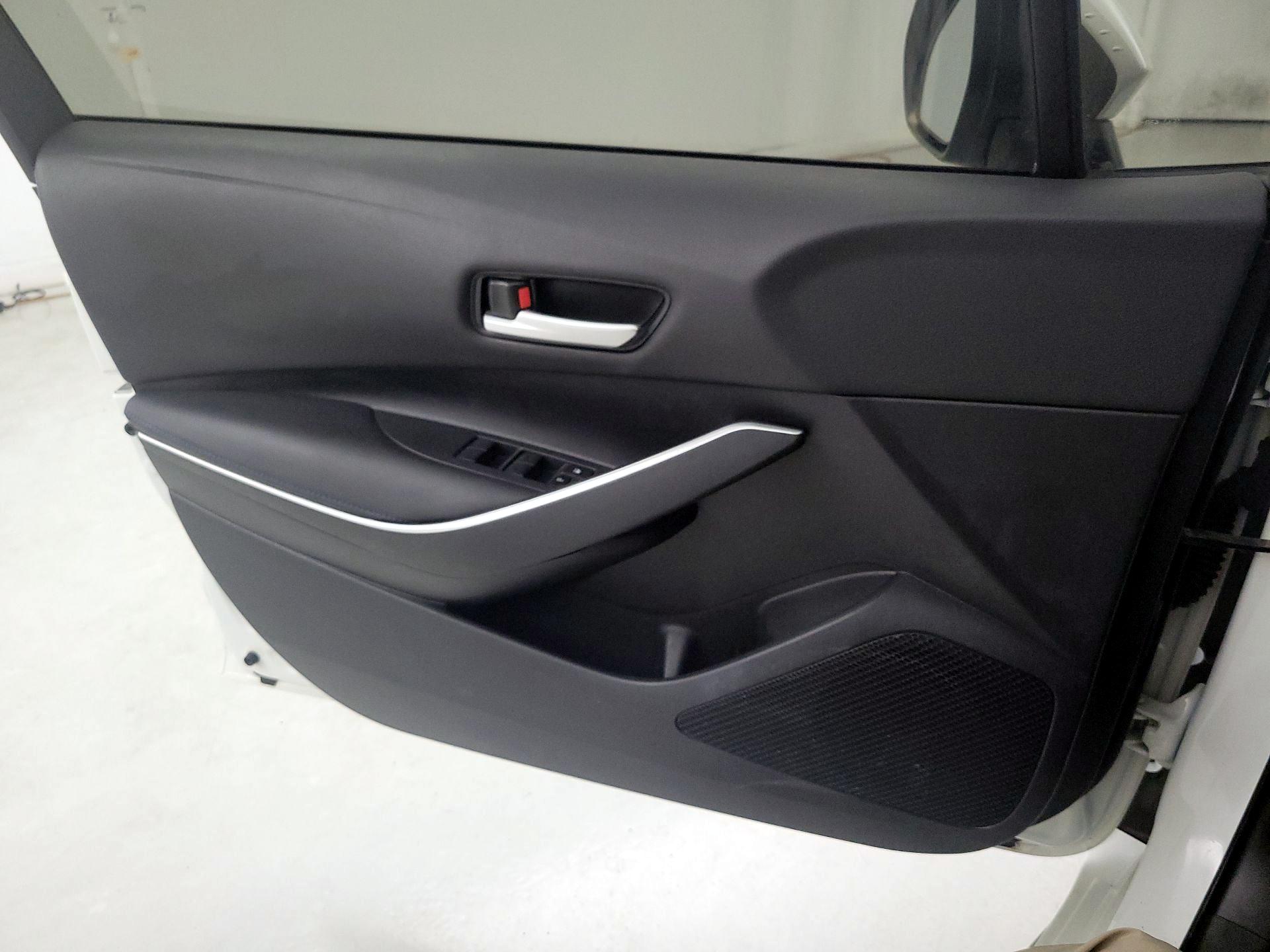 Thumbnail: 2021 Toyota Corolla - 10