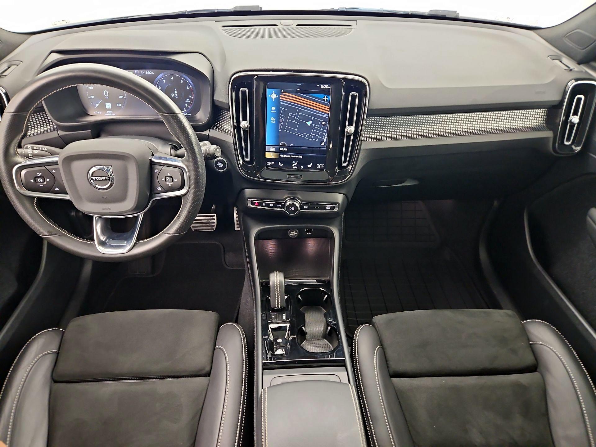 Thumbnail: 2021 Volvo XC40 - 9