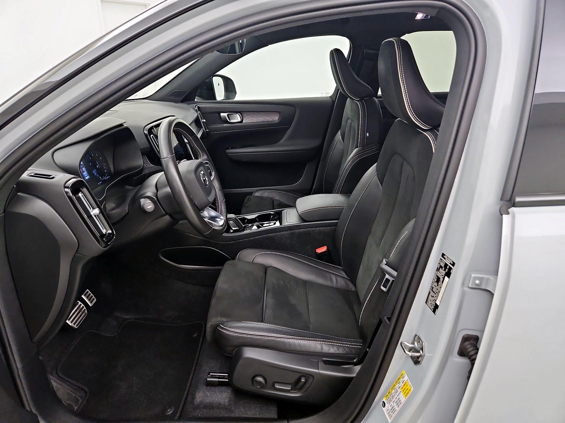 Thumbnail: 2021 Volvo XC40 - 11