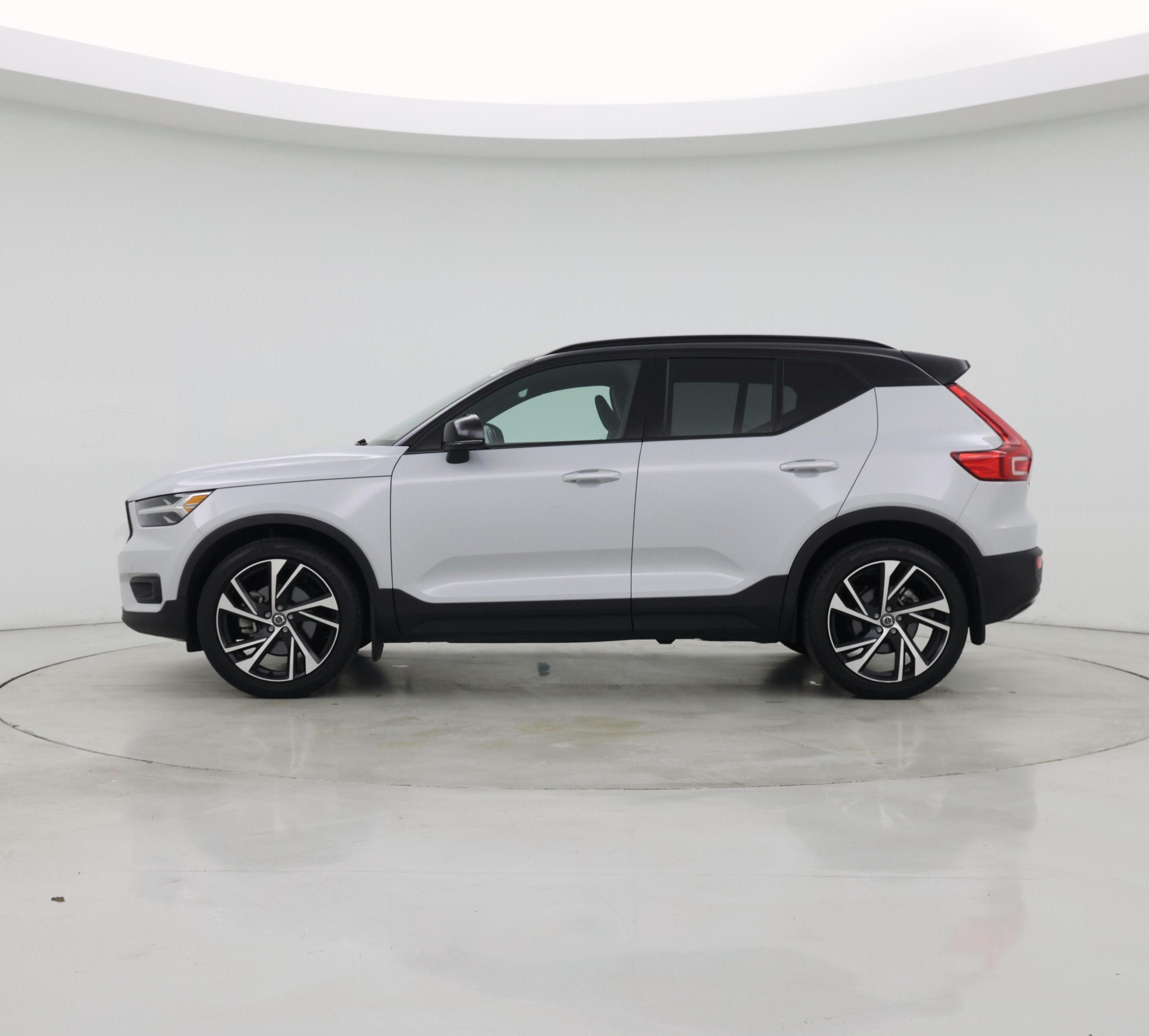 Thumbnail: 2021 Volvo XC40 - 3