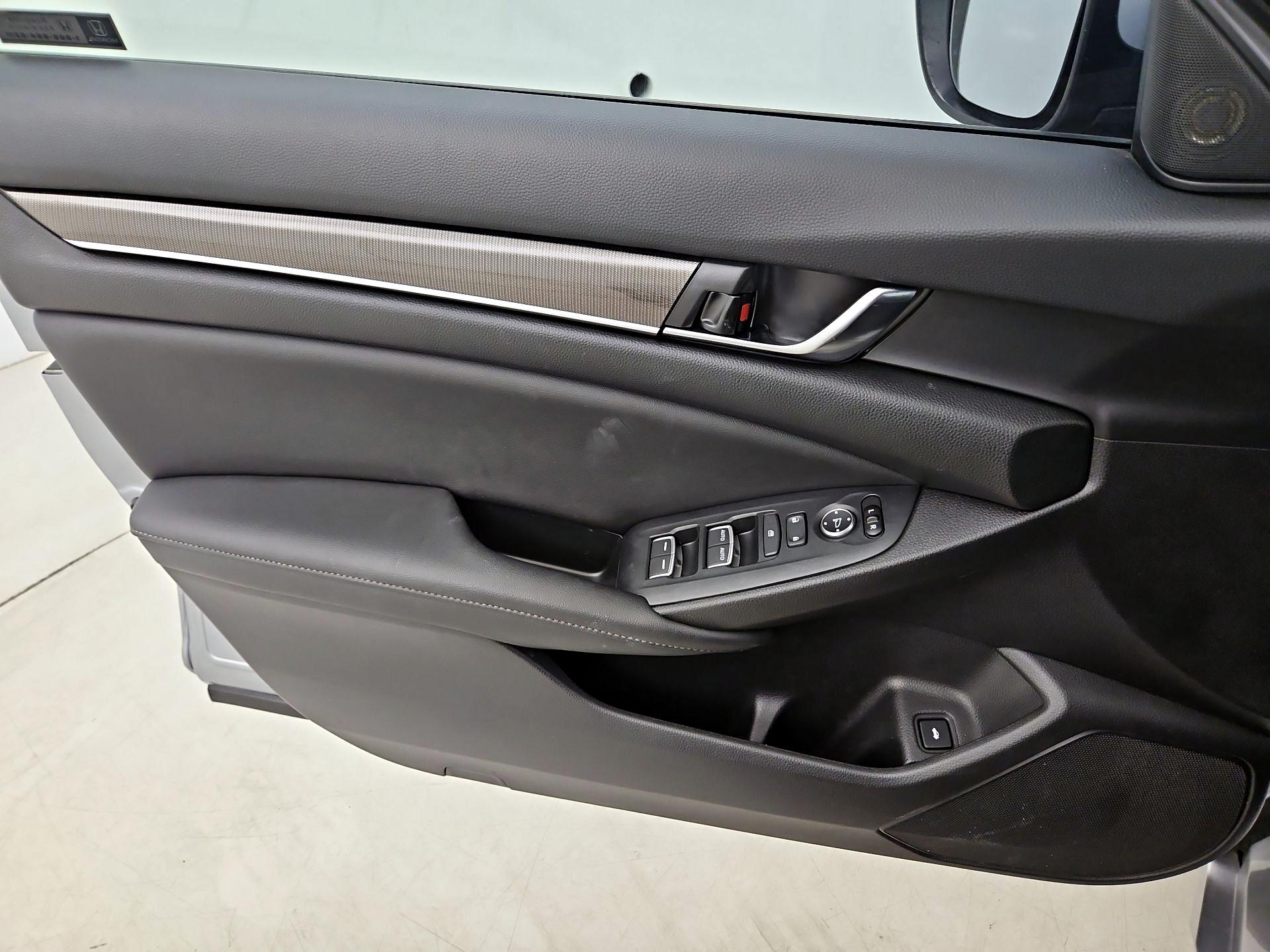 Thumbnail: 2020 Honda Accord - 10