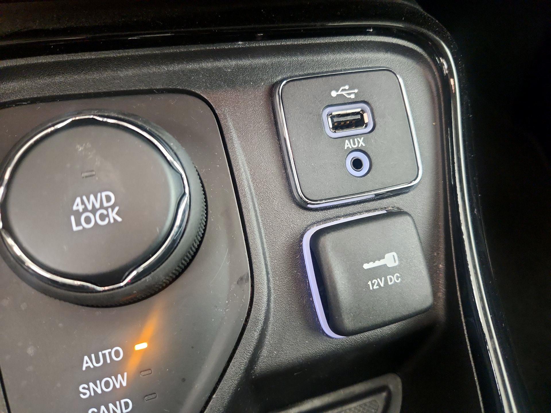Thumbnail: 2018 Jeep Compass - 18