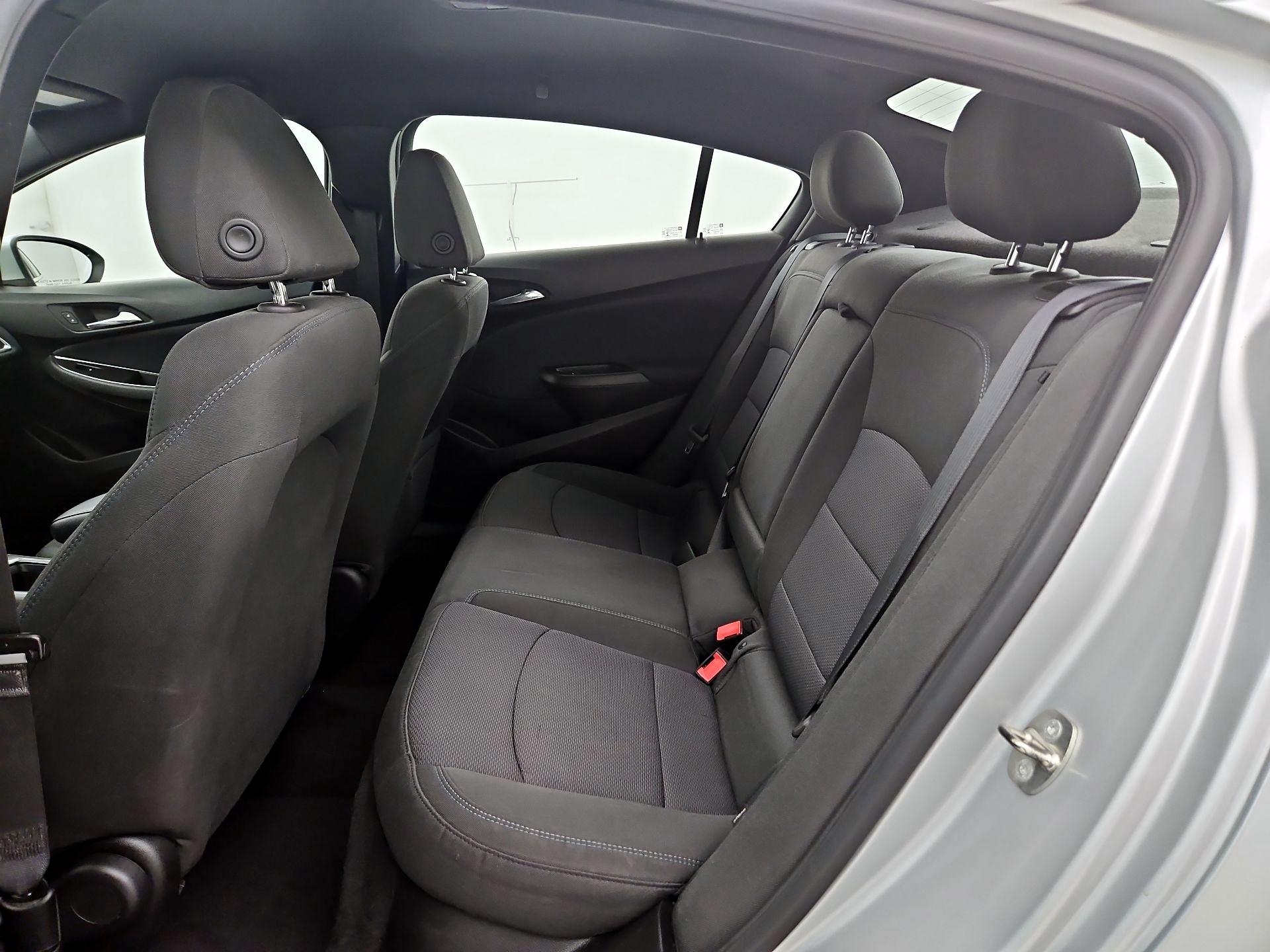 Thumbnail: 2018 Chevrolet Cruze - 17