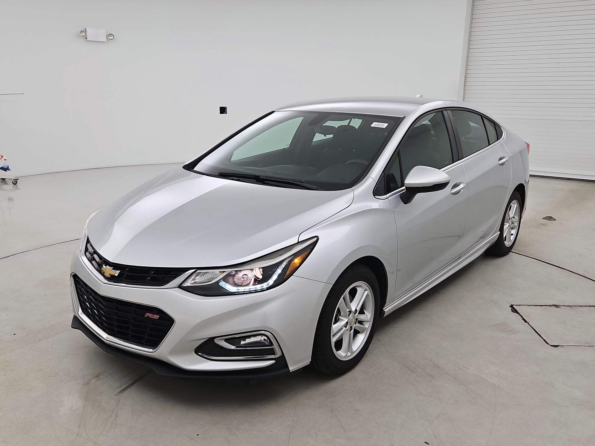 Thumbnail: 2018 Chevrolet Cruze - 3